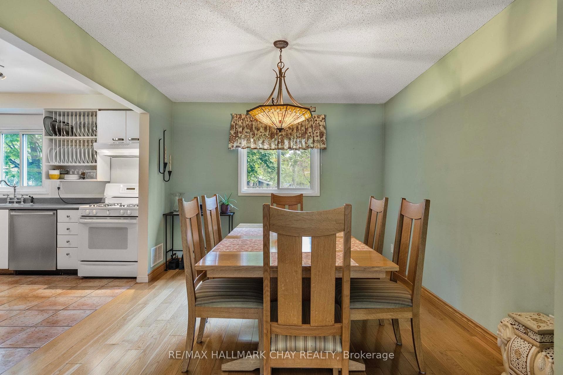 13 Fraser Avenue photo 6