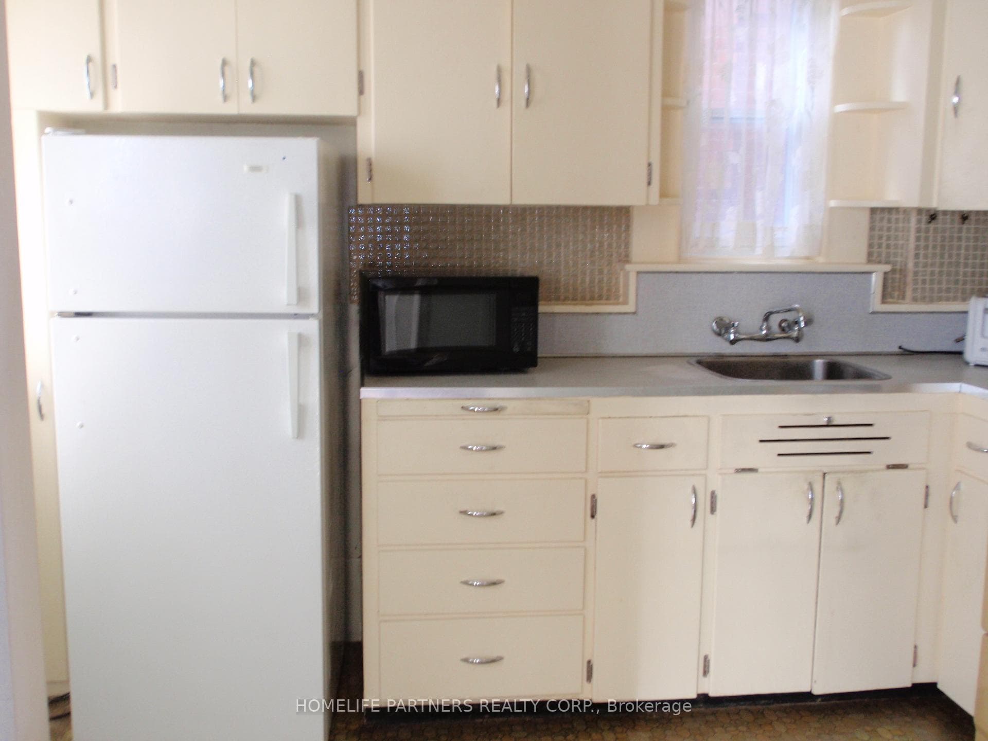 105 Foxwell Street photo 12