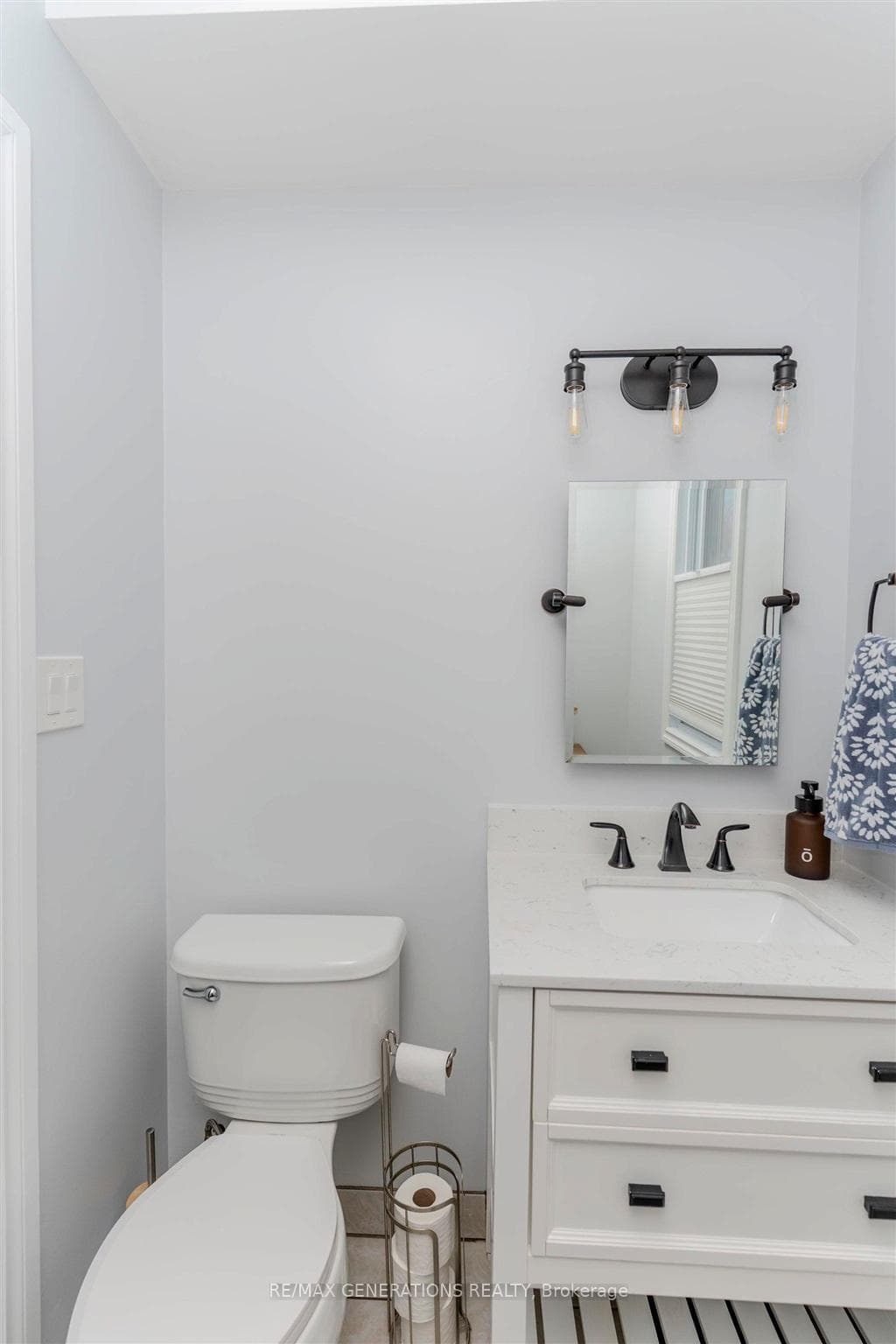 738 Bessie Avenue photo 12