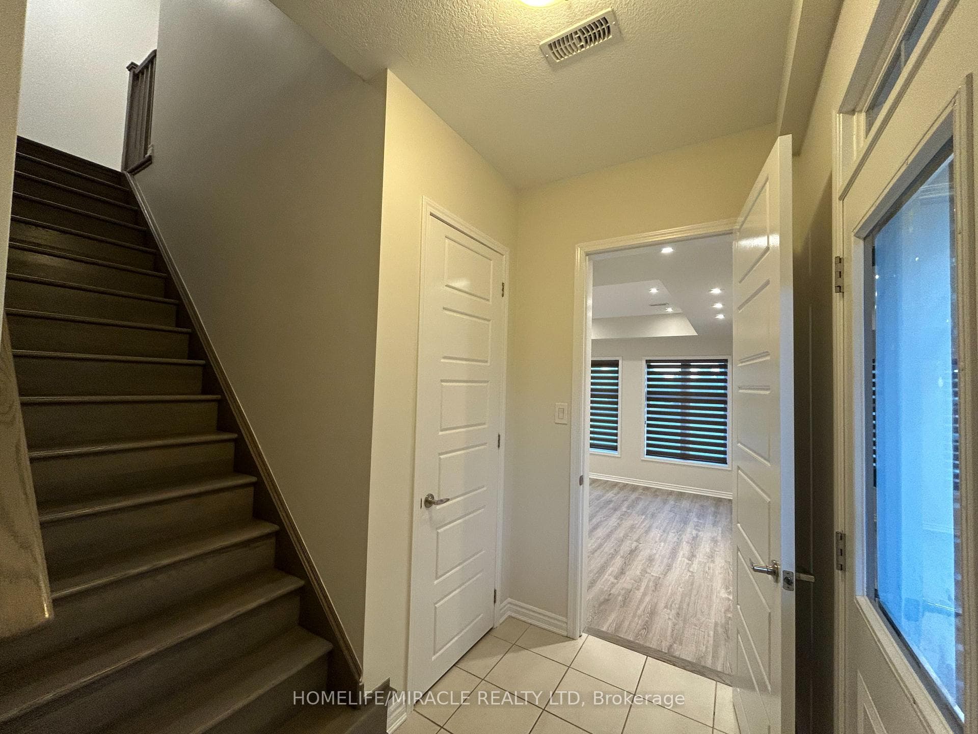 22 Spring Creek Drive Unit 6 photo 4