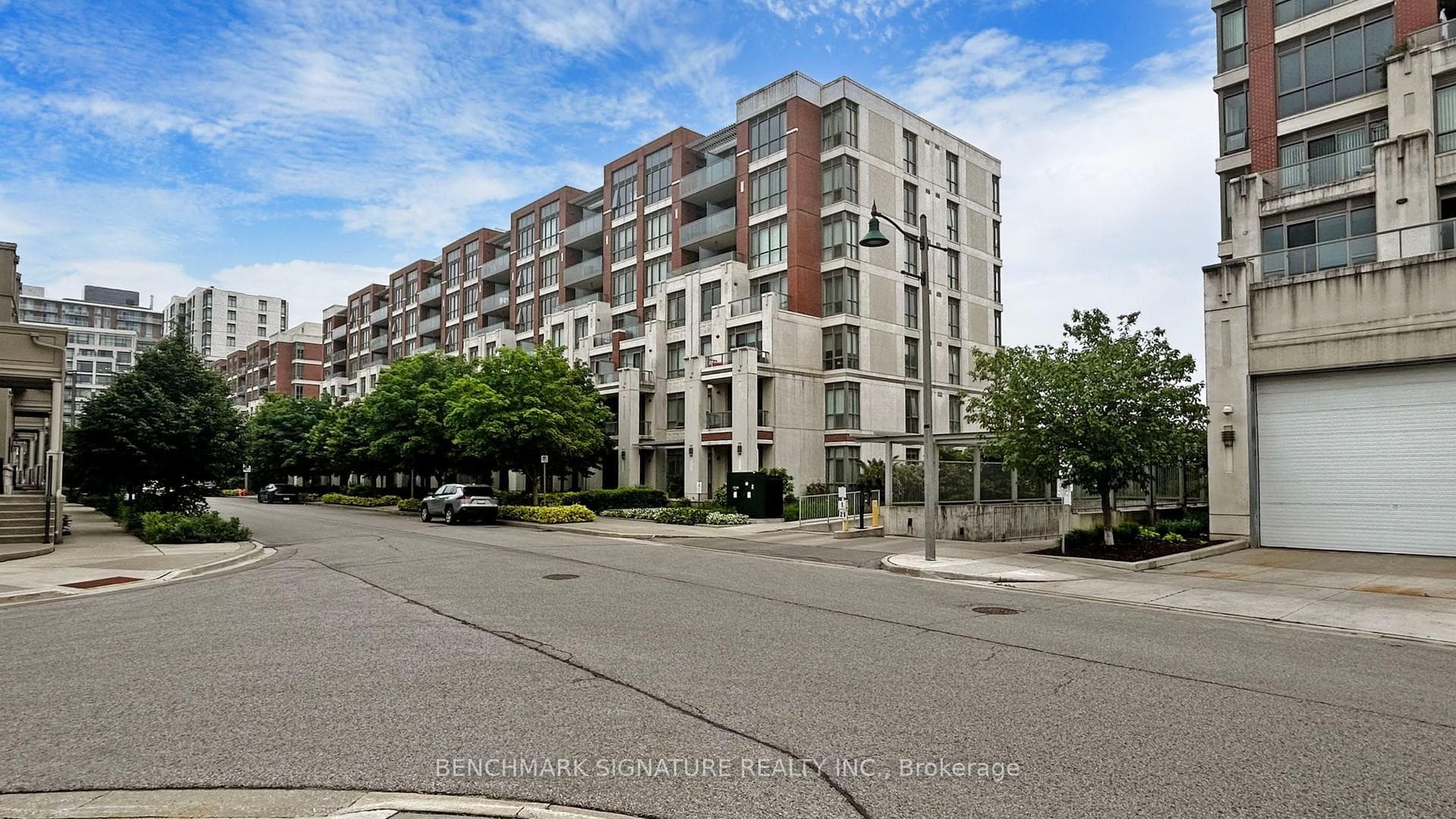 39 Upper Duke Crescent Unit 318 photo 1