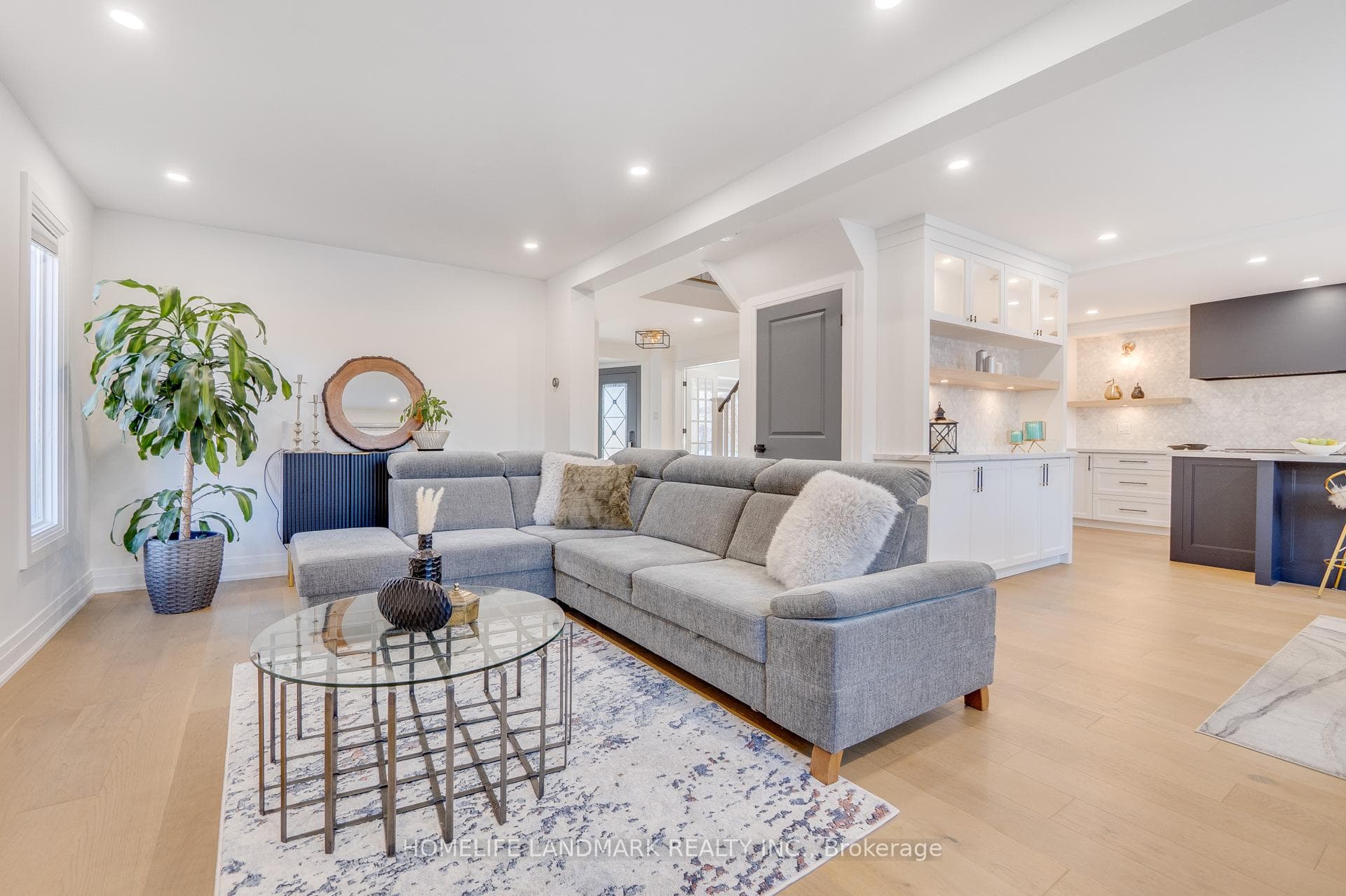 2535 valencia Road photo 11