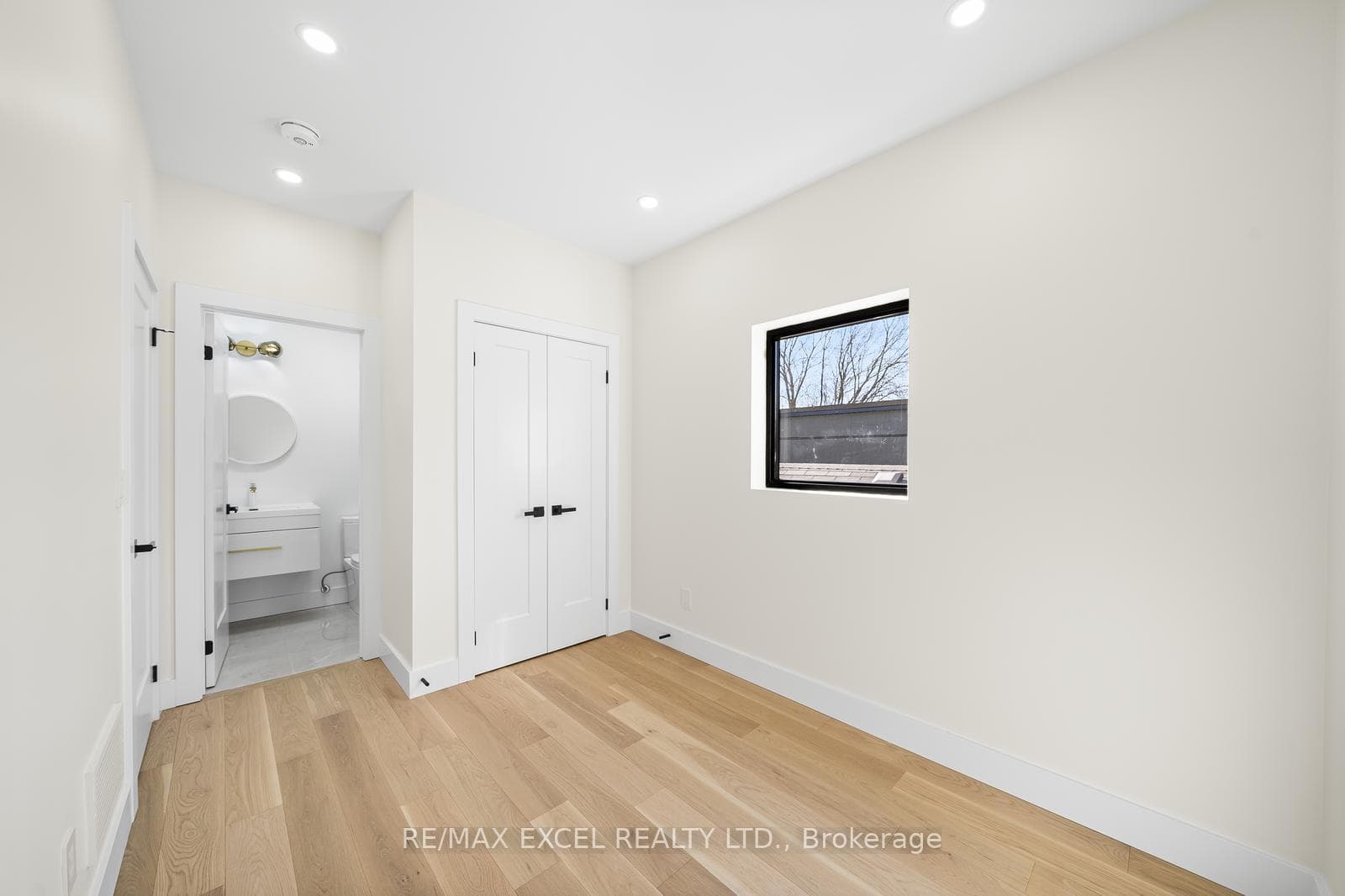 789 Sammon Avenue photo 25