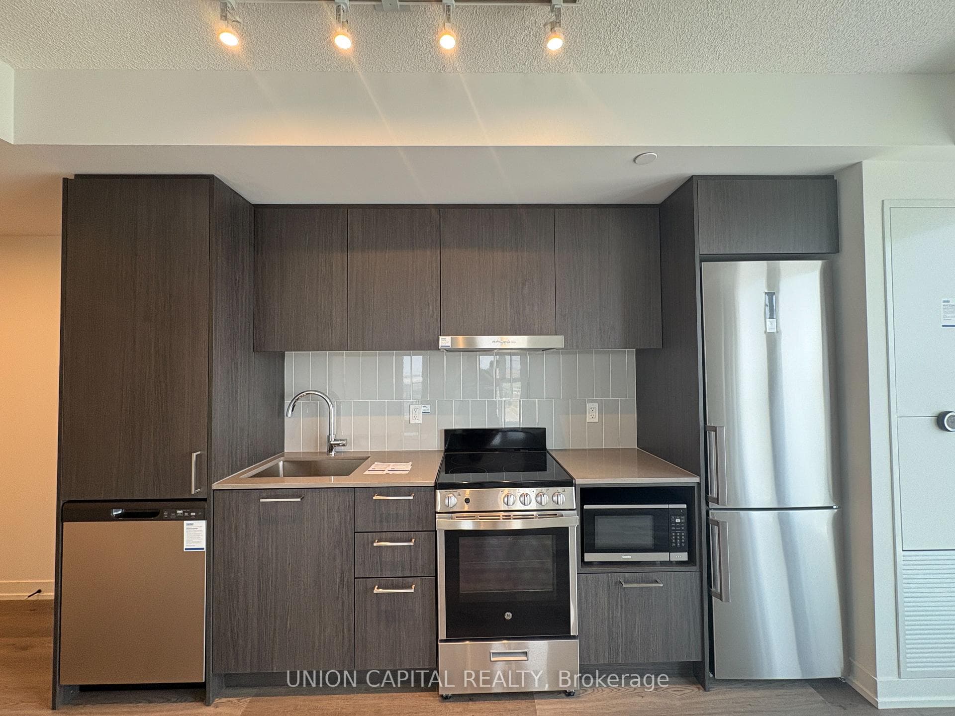 195 Commerce Street Unit 1111 photo 6