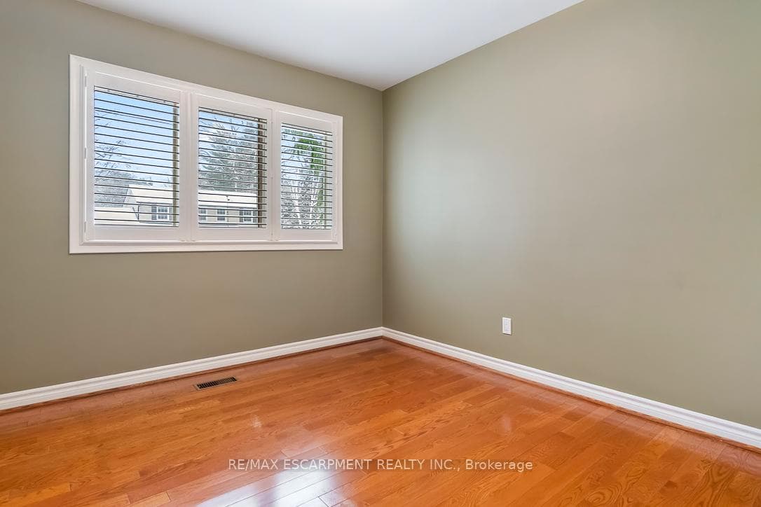 1520 Camelford Drive photo 17