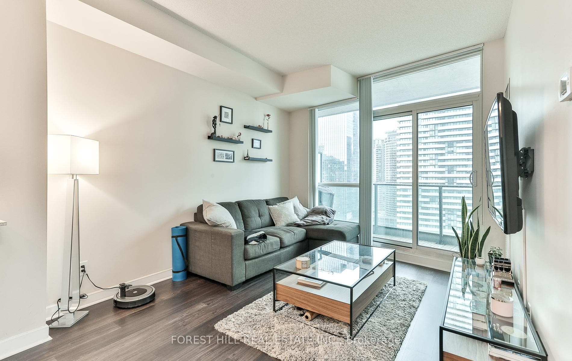33 Bay Street Unit 2102 photo 2