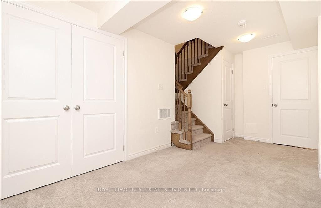383 Dundas Street Unit 11 photo 22