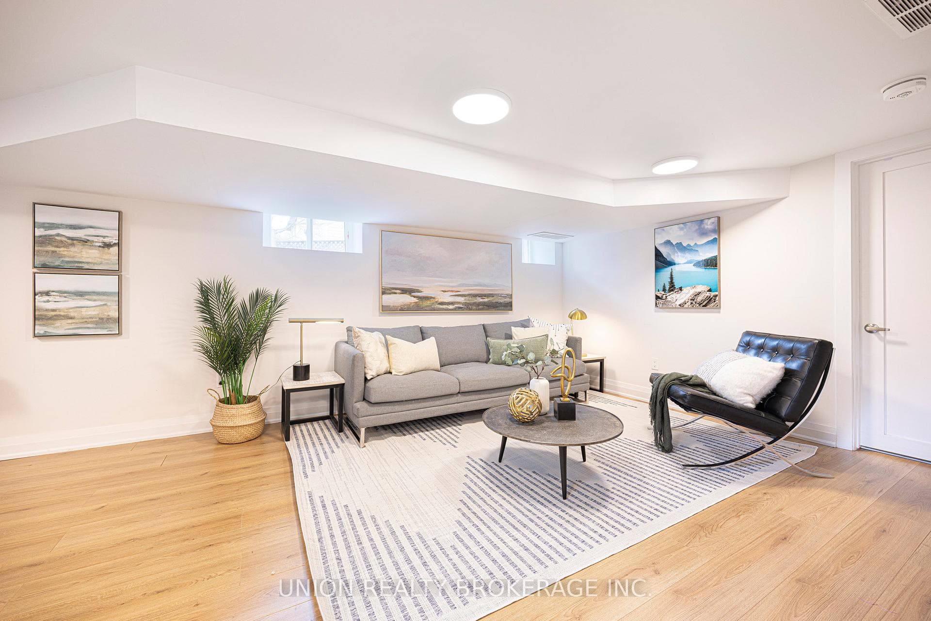 187 Blantyre Avenue photo 24