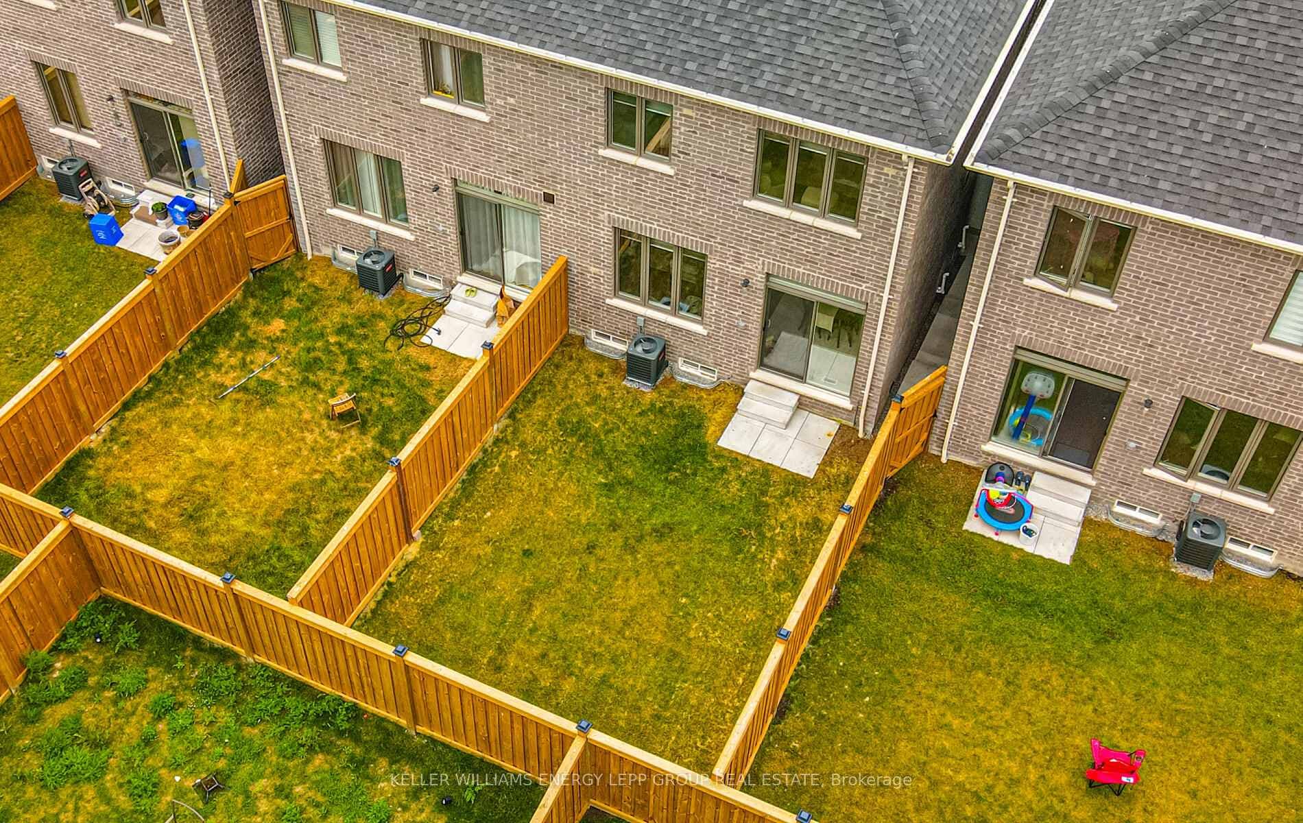 84 Ogston Crescent photo 25