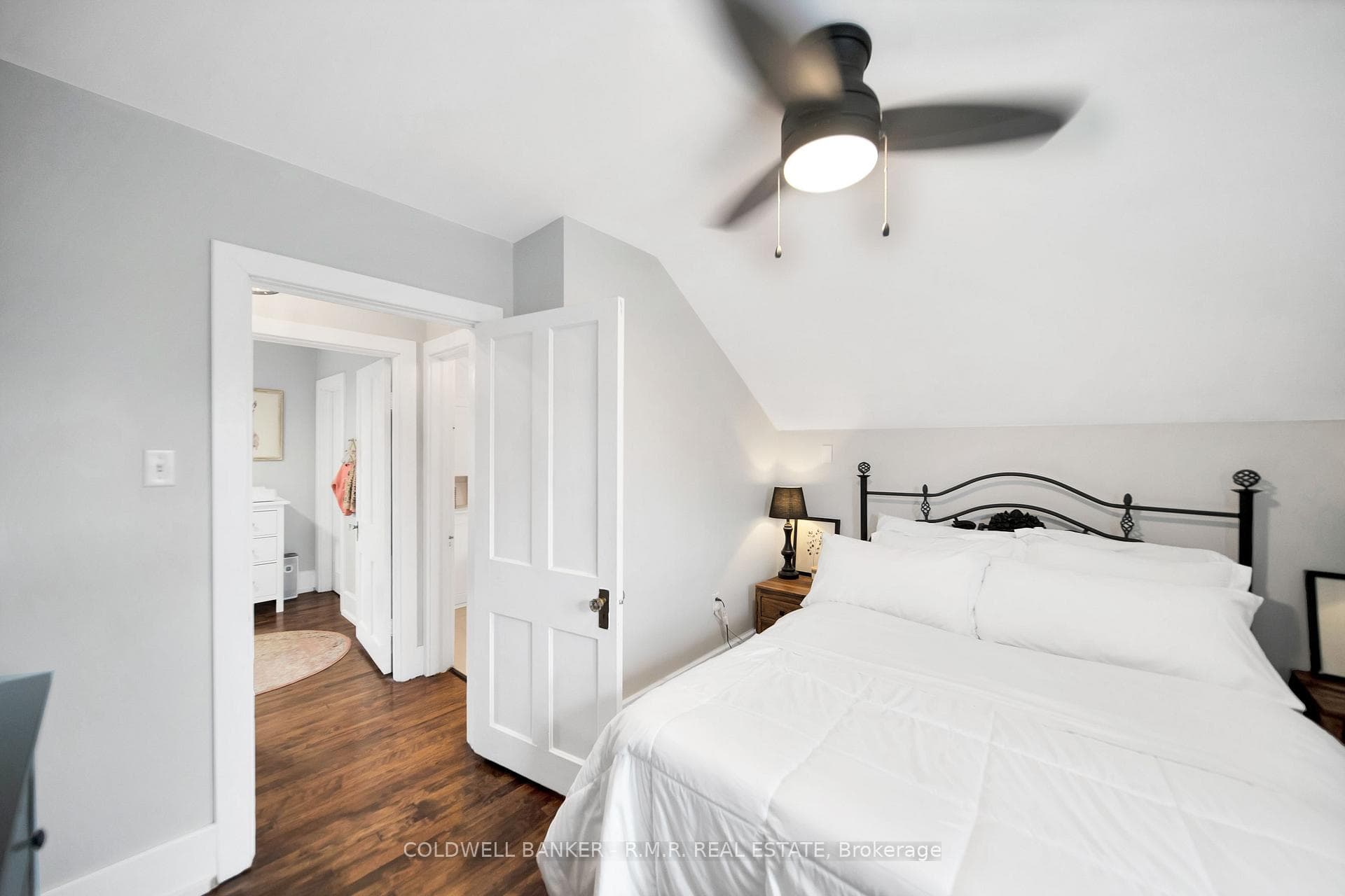 168 University Avenue photo 25