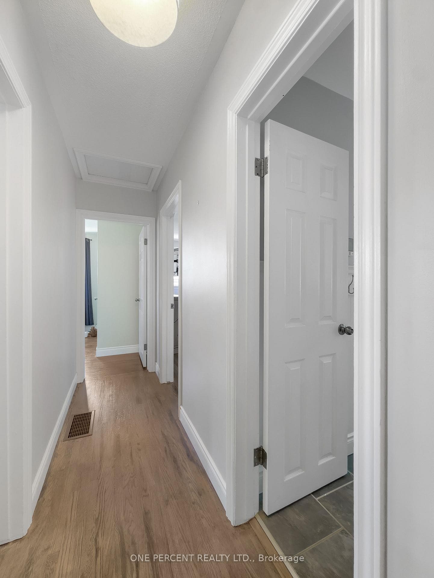 22 BRADGATE Road photo 15