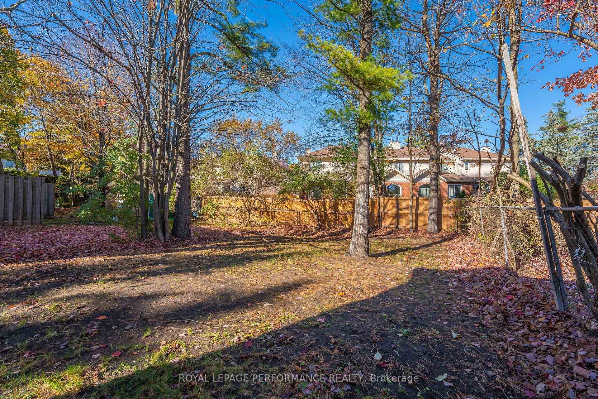 81 Furlong Crescent photo 41