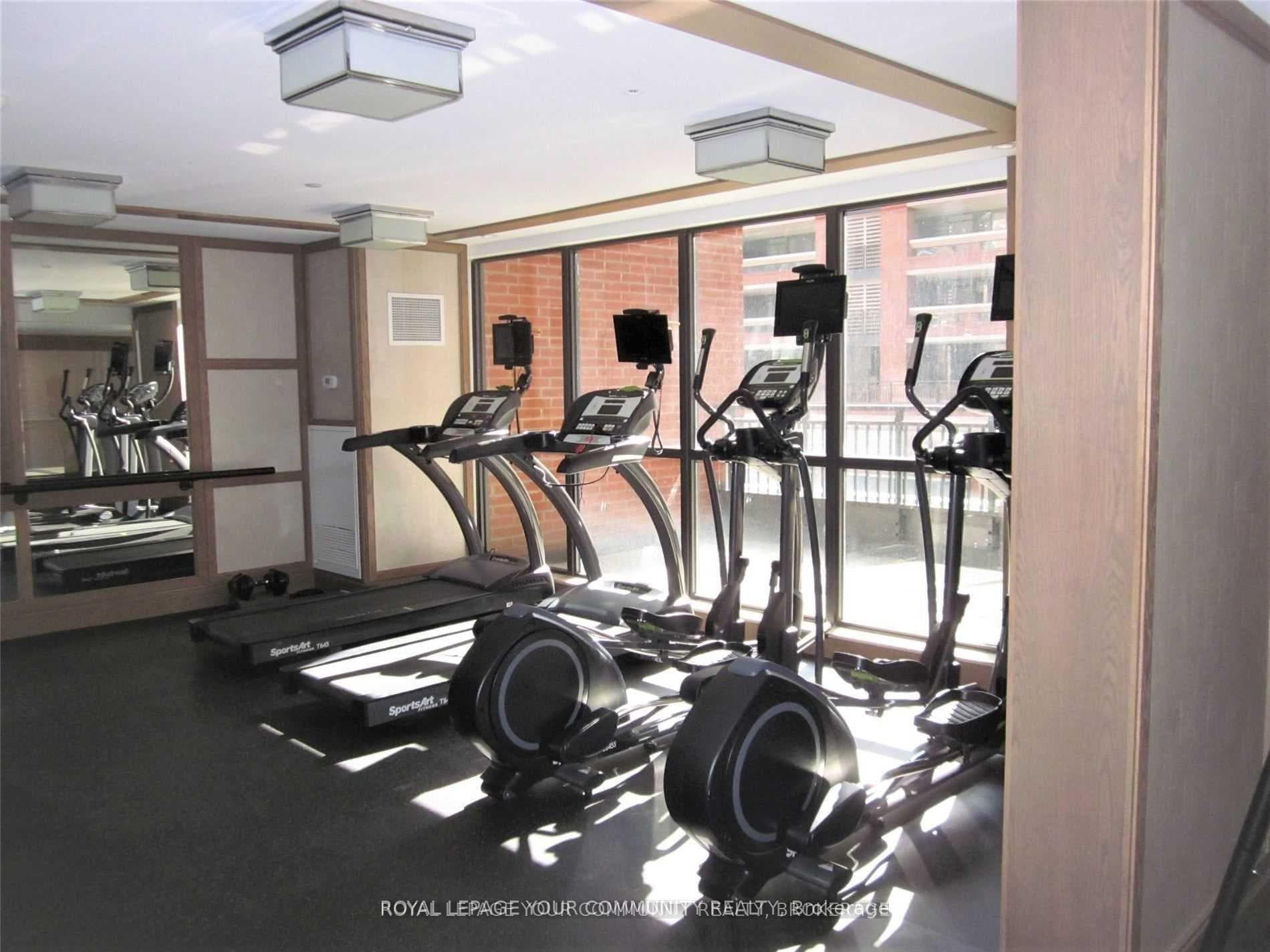 830 Lawrence Avenue Unit 423 photo 15