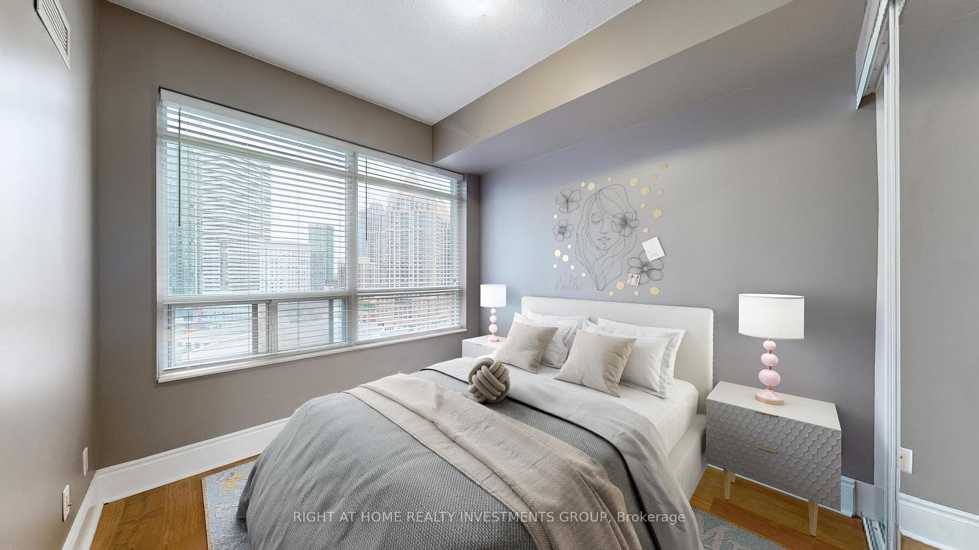 310 Burnhamthorpe Road Unit 1501 photo 14