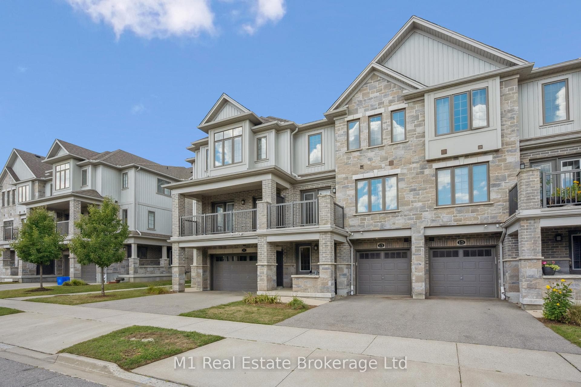 13 Meadowridge Street photo 7