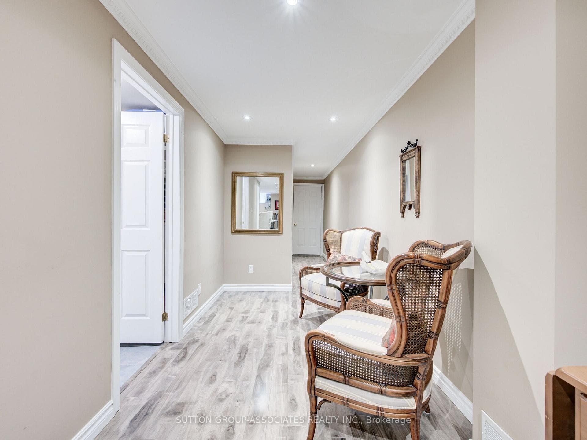 68 Hook Avenue photo 31