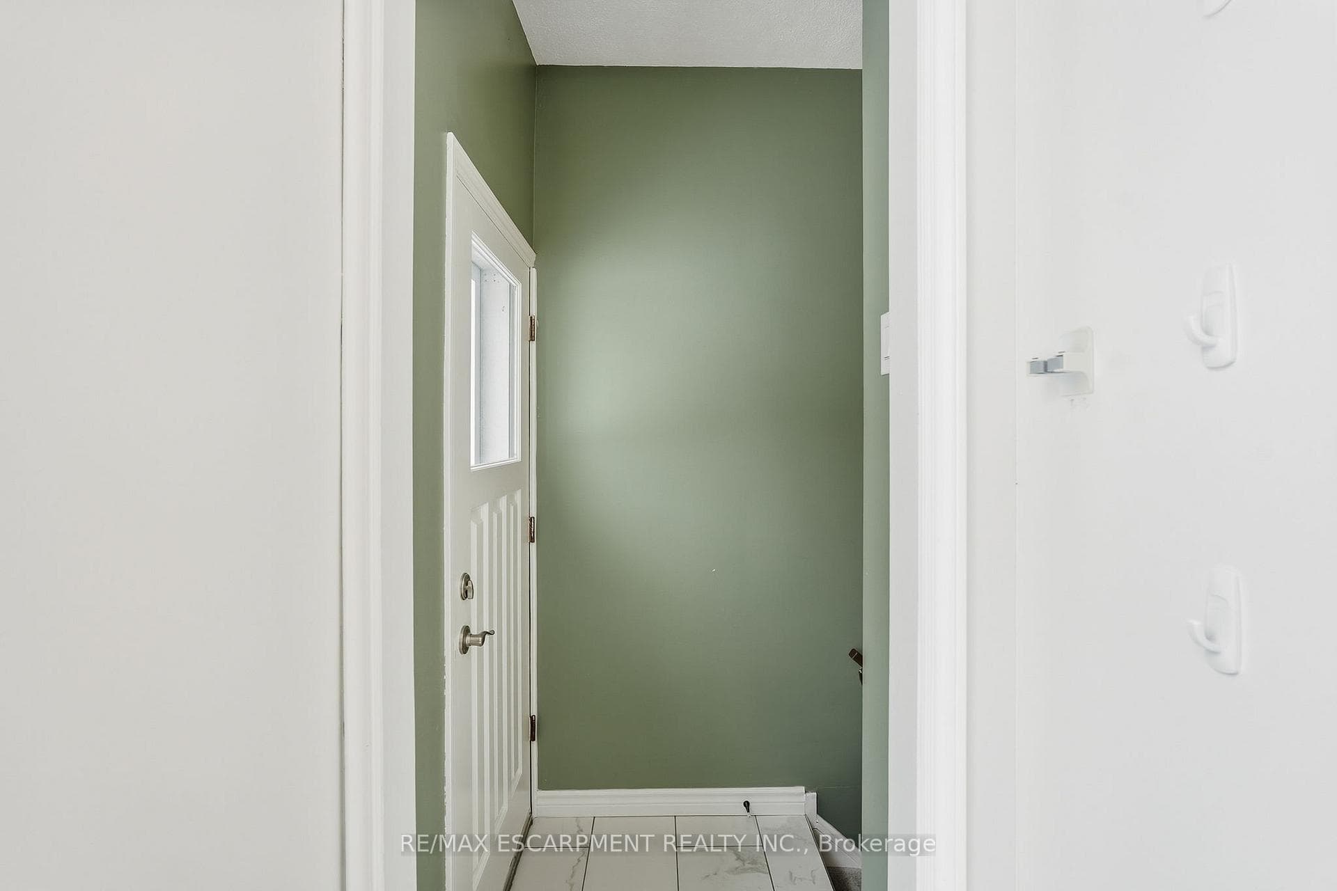 15 Mulock Avenue photo 32
