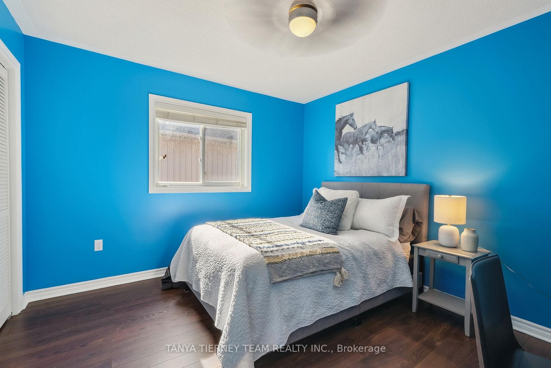 170 Sleeman Square photo 25