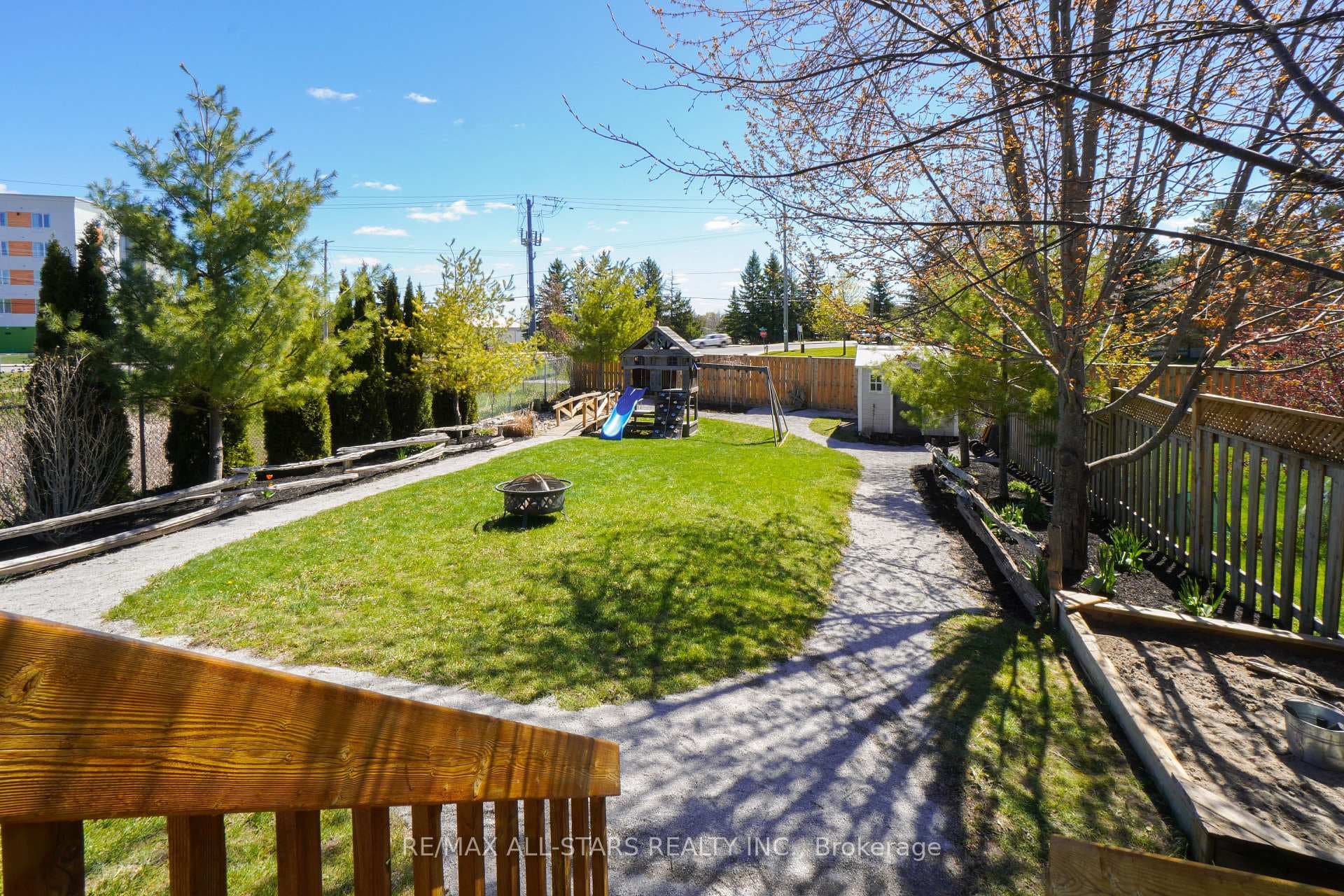 14 Laurent Boulevard photo 44
