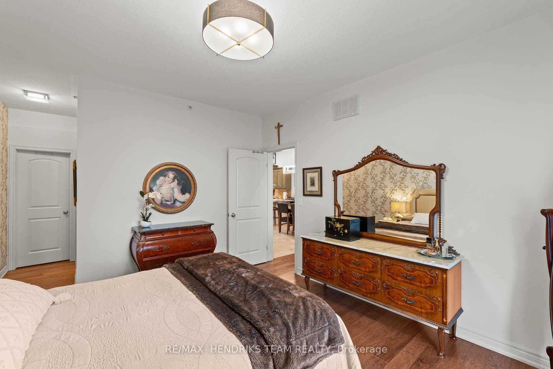 54 Videl Crescent photo 17