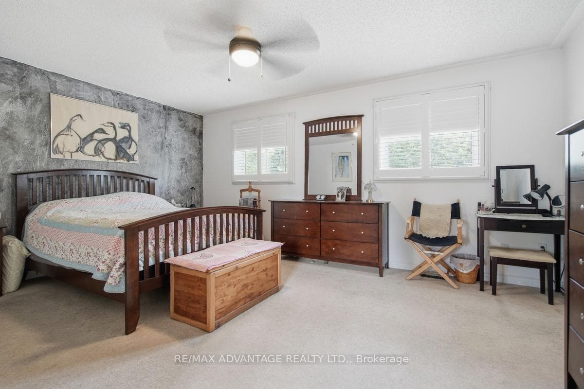 51 Laurel Crescent photo 23