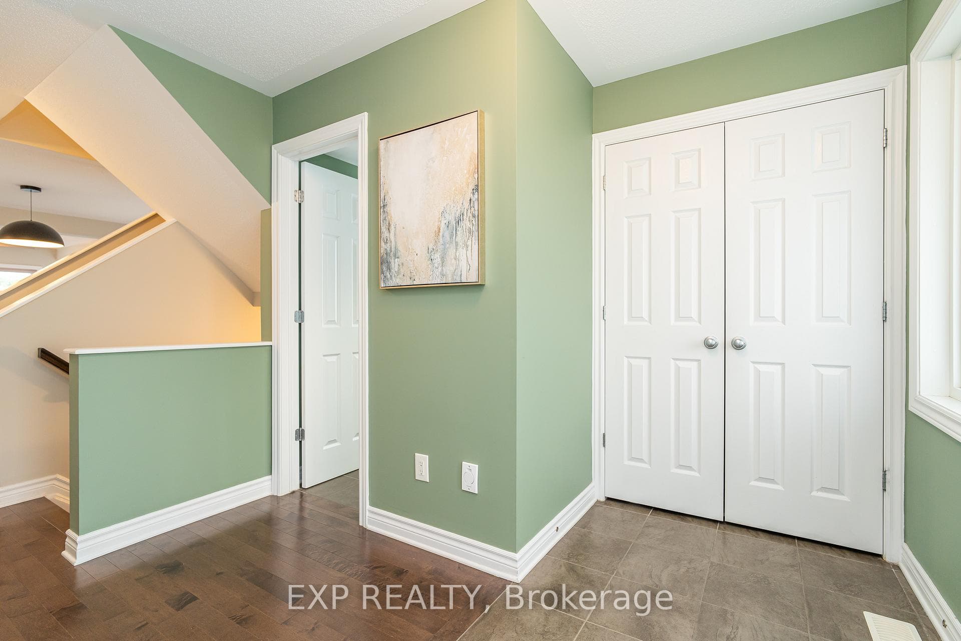 3545 Woodroffe Avenue photo 3