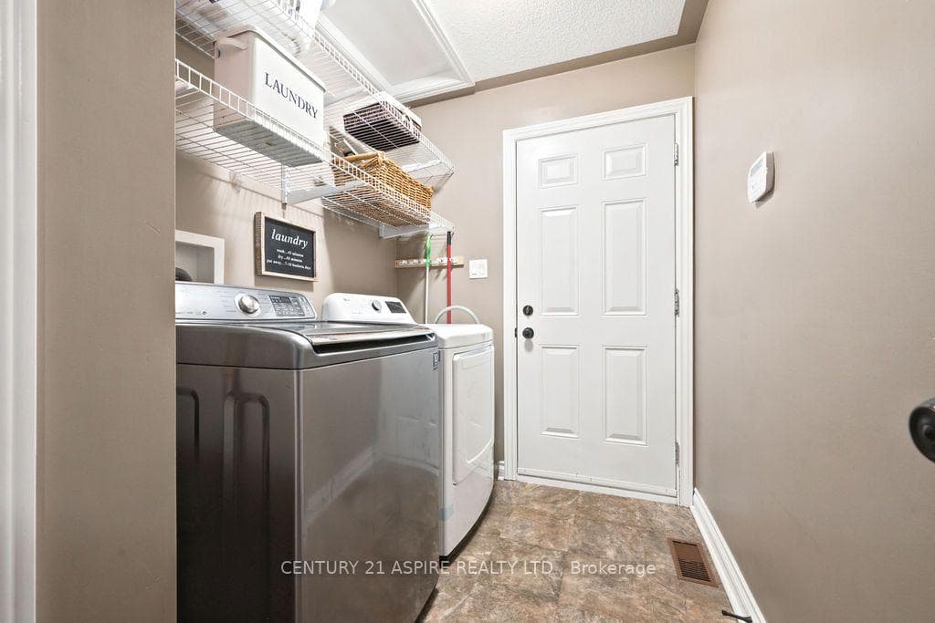 48 Plum Tree Lane photo 39