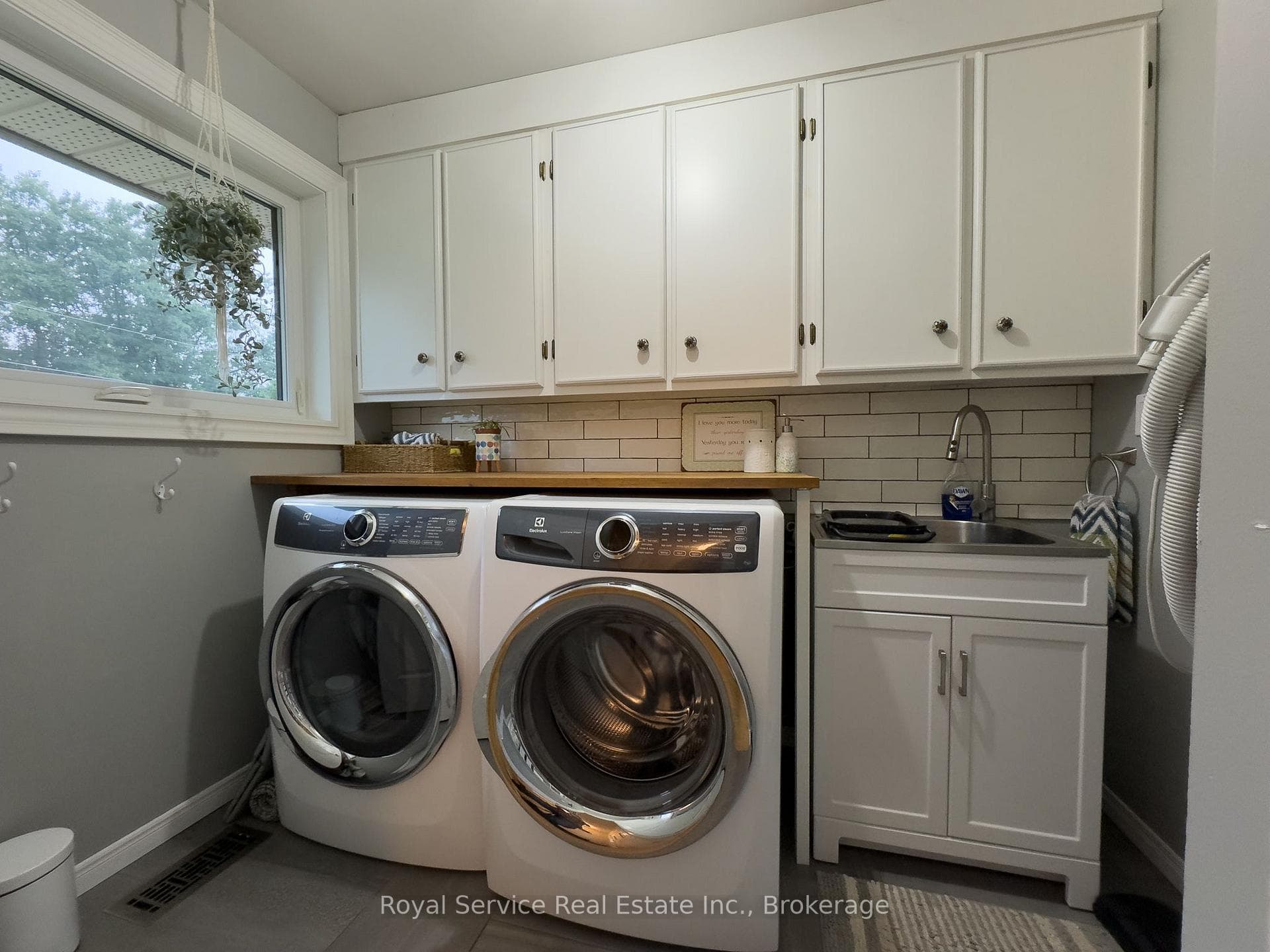 5171 White Road photo 8