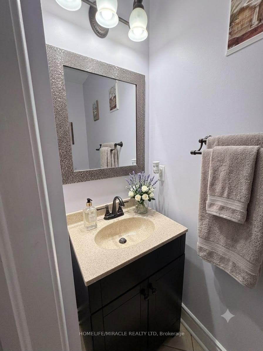 146 Cadillac Crescent photo 10