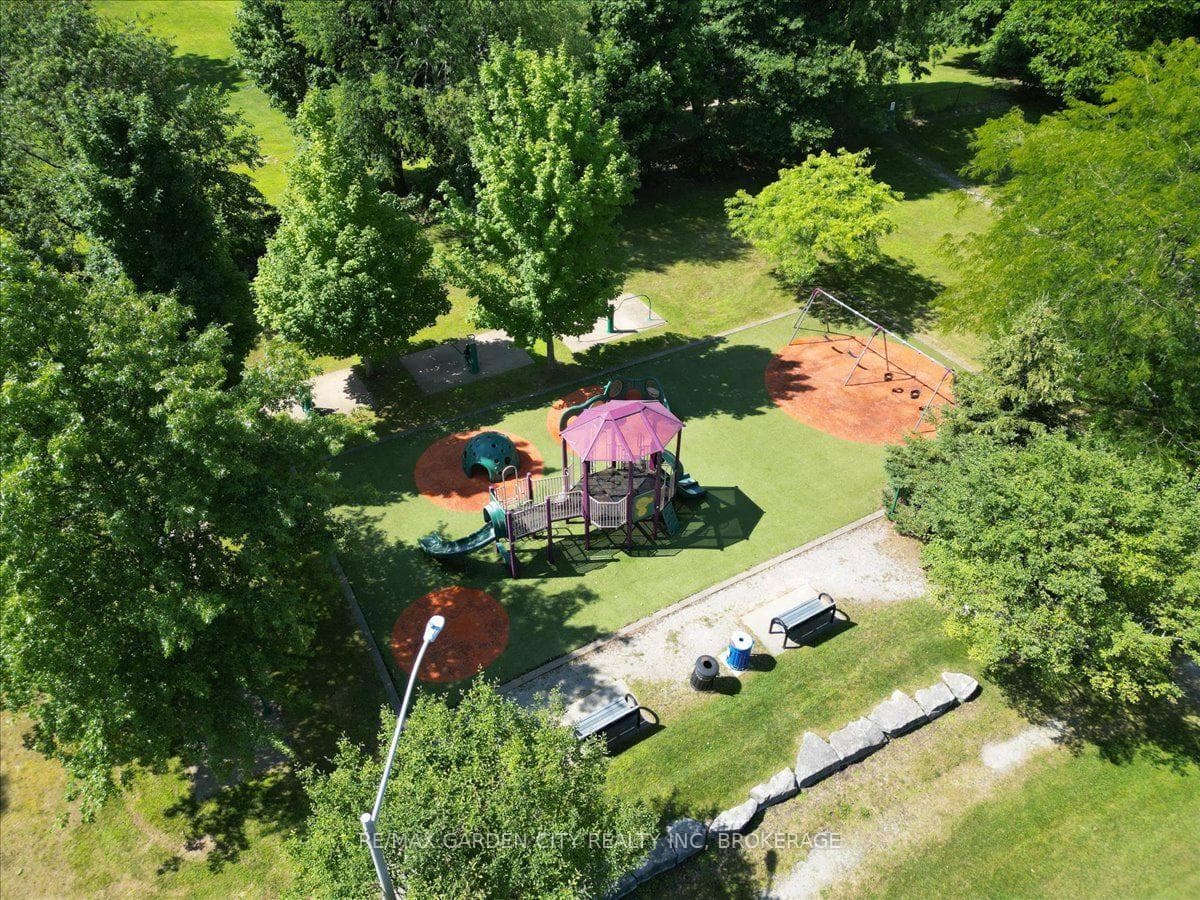 81 SANDRA Drive photo 47