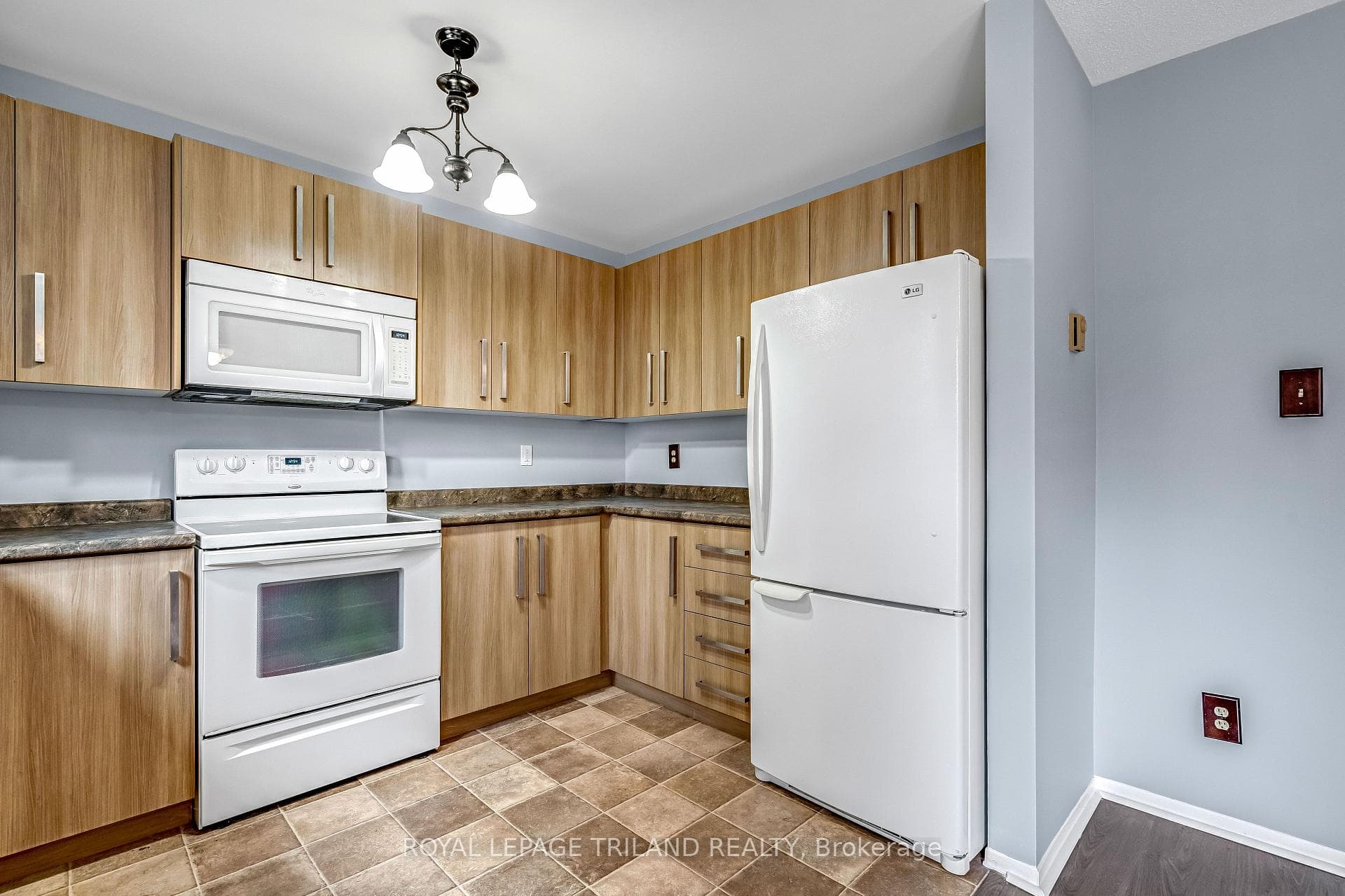 160 Conway Drive Unit 2 photo 18