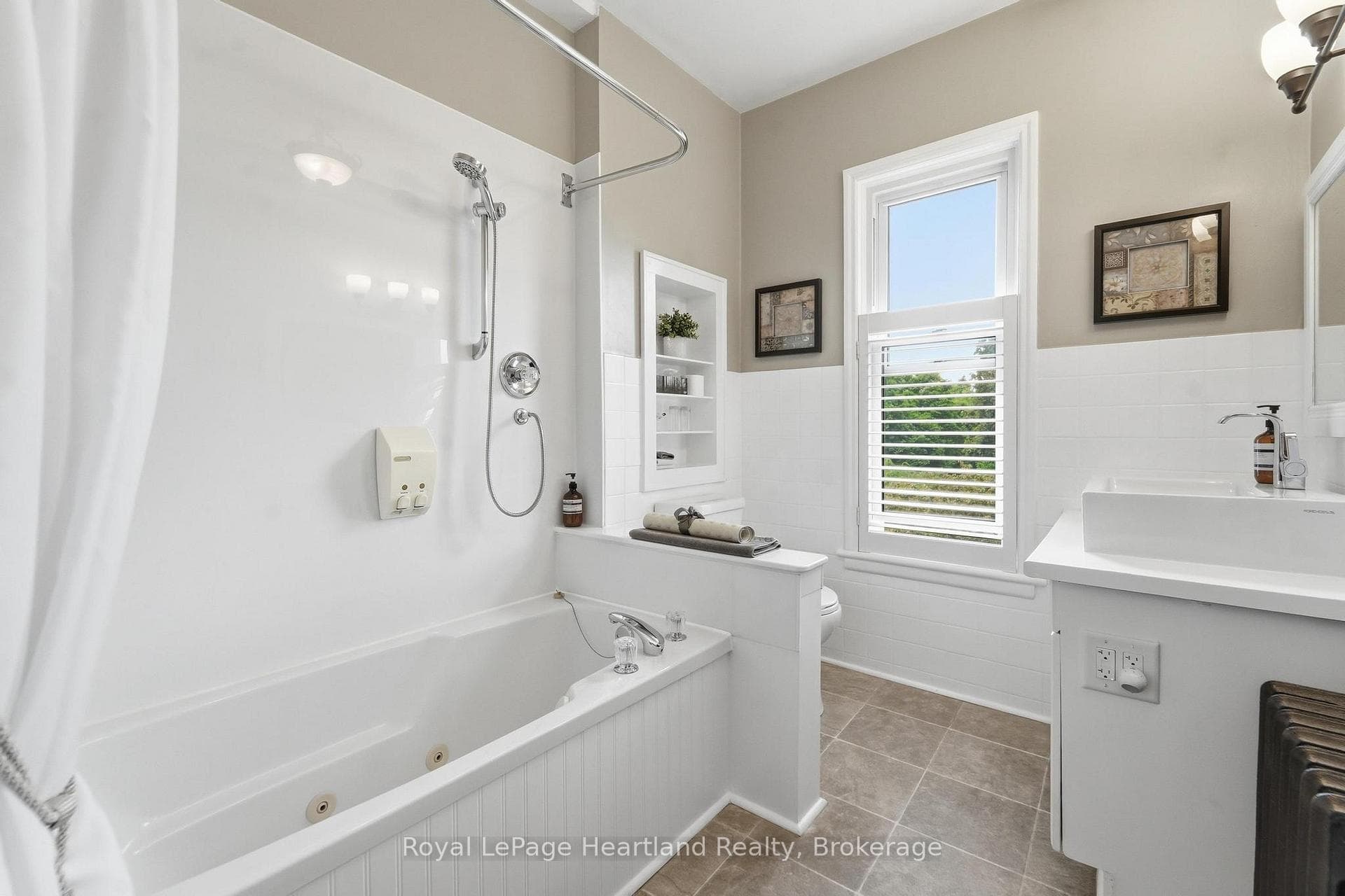 72 Colborne Street photo 29