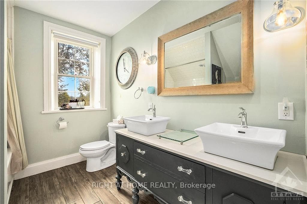 4212 O'NEIL Road photo 8