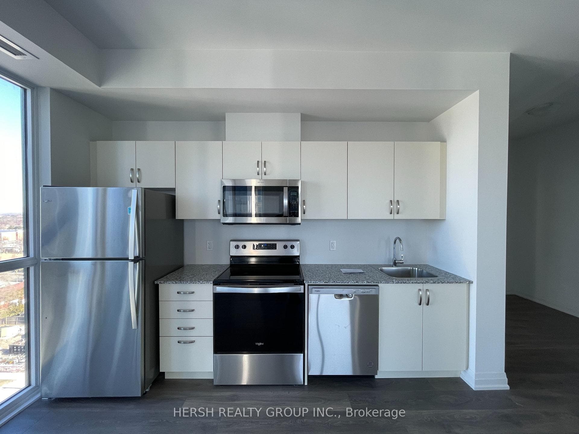 10 MEADOWGLEN Place Unit 1202 photo 8