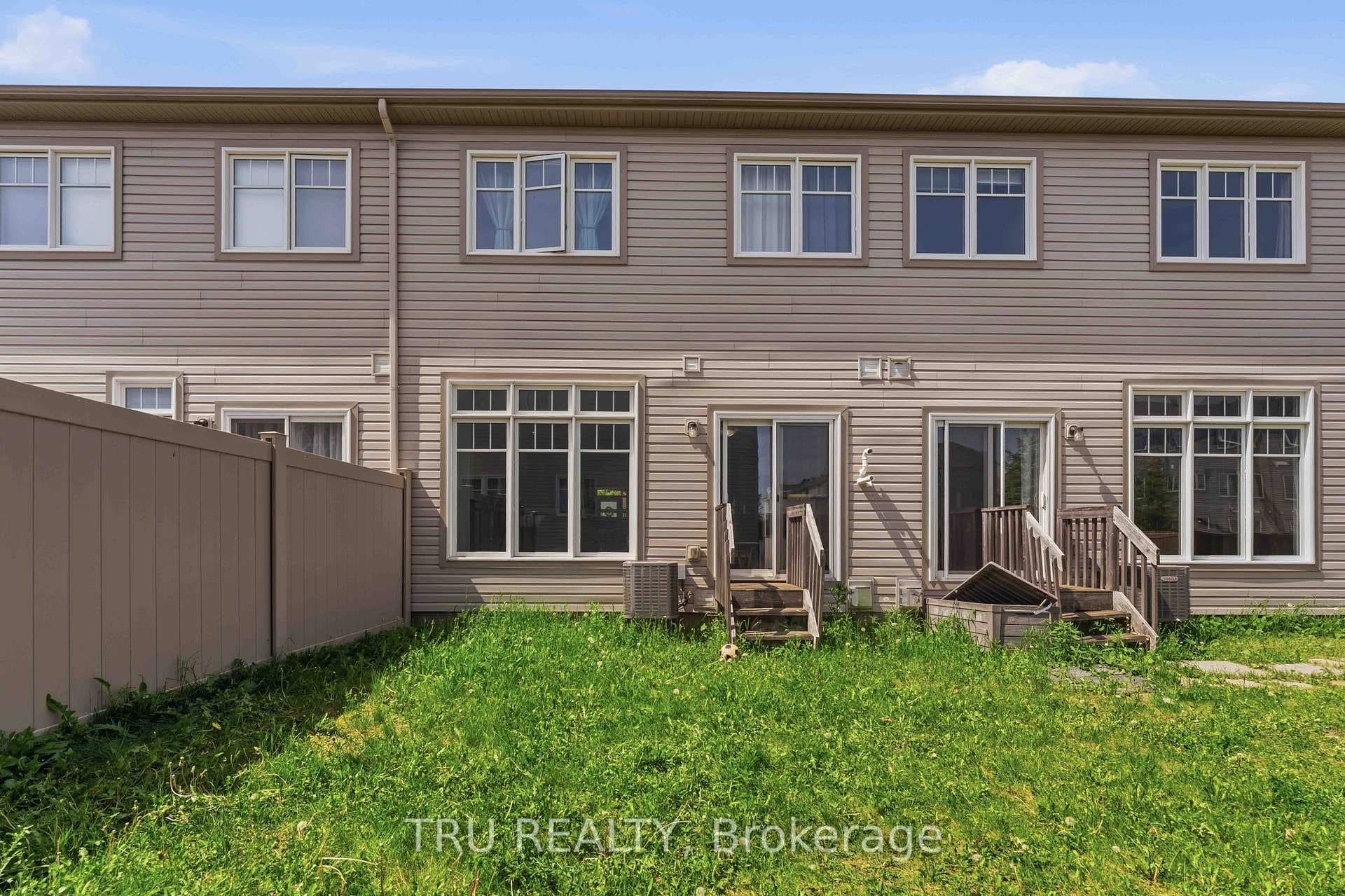 205 Losino Crescent photo 27