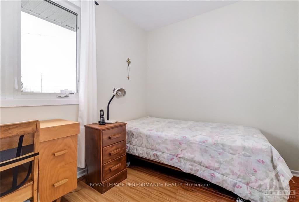2516-2518 KALADAR Avenue photo 12