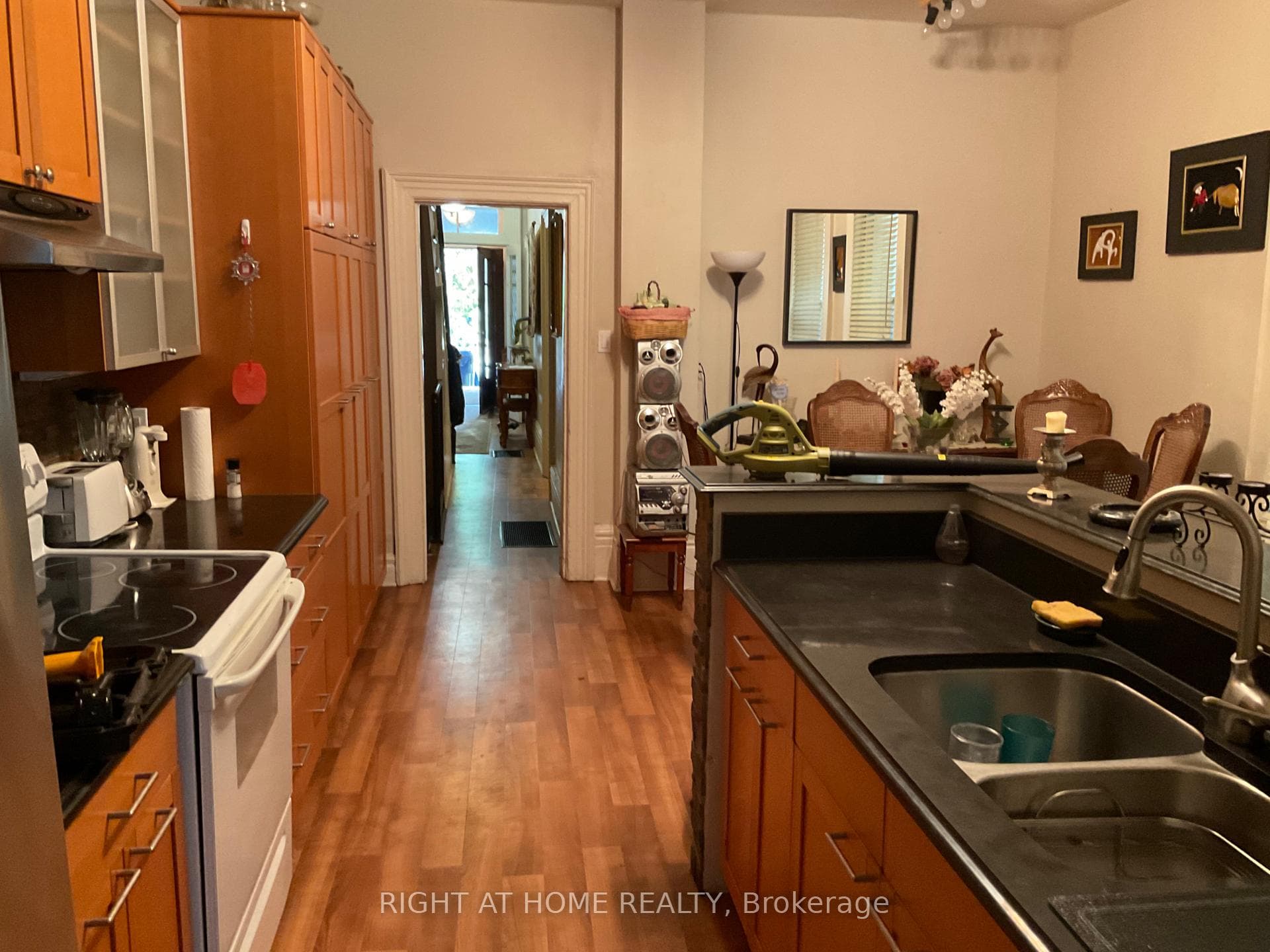 223 Beverley Street Unit C photo 1