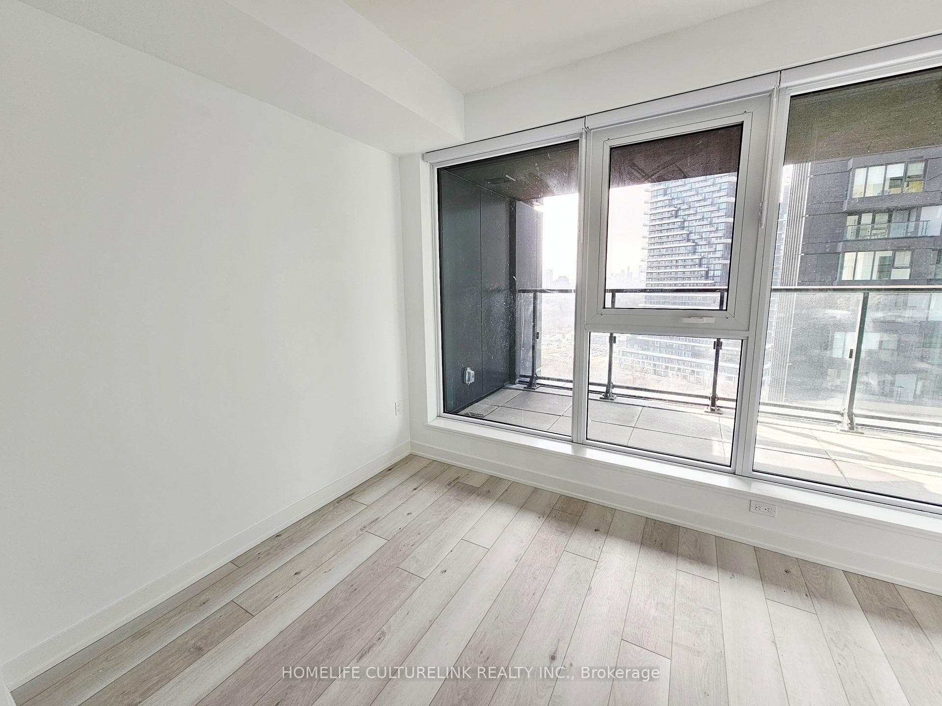 1 Quarrington Lane Unit 1704 photo 8