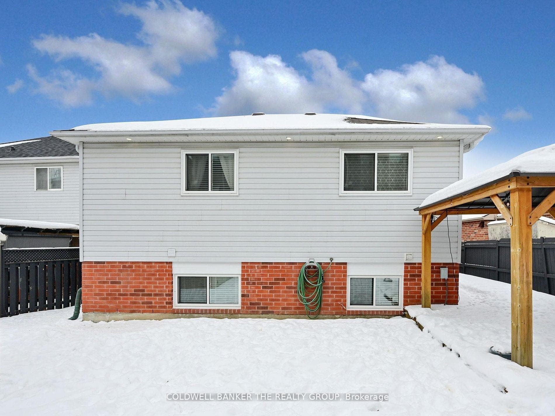 60 DRAPER Crescent photo 38