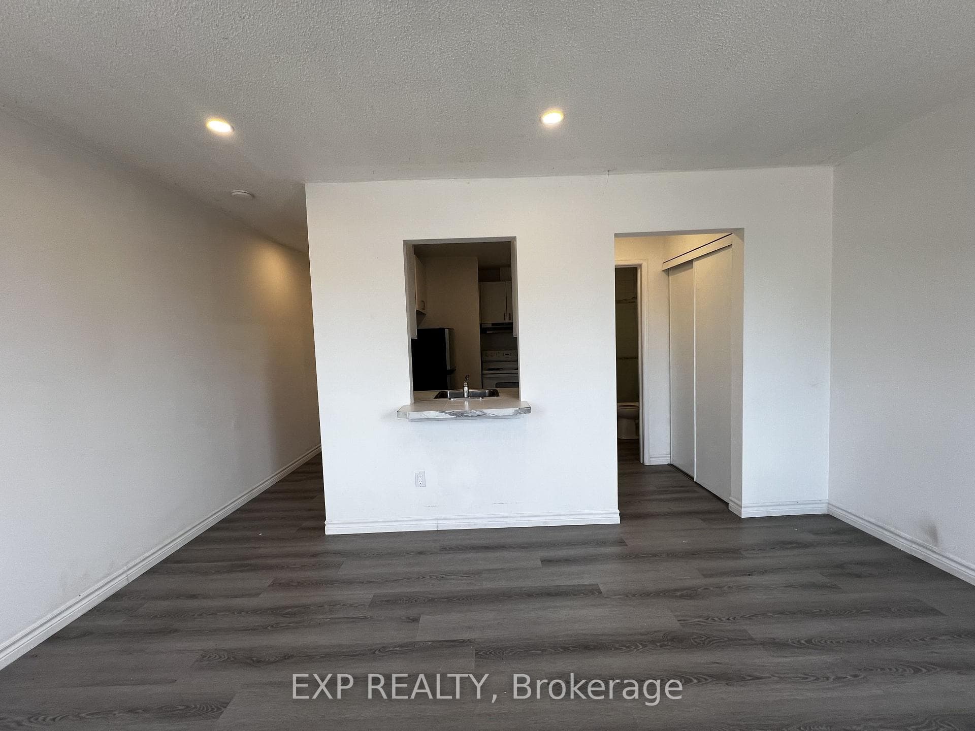 102 Greensides Avenue Unit 11 photo 6