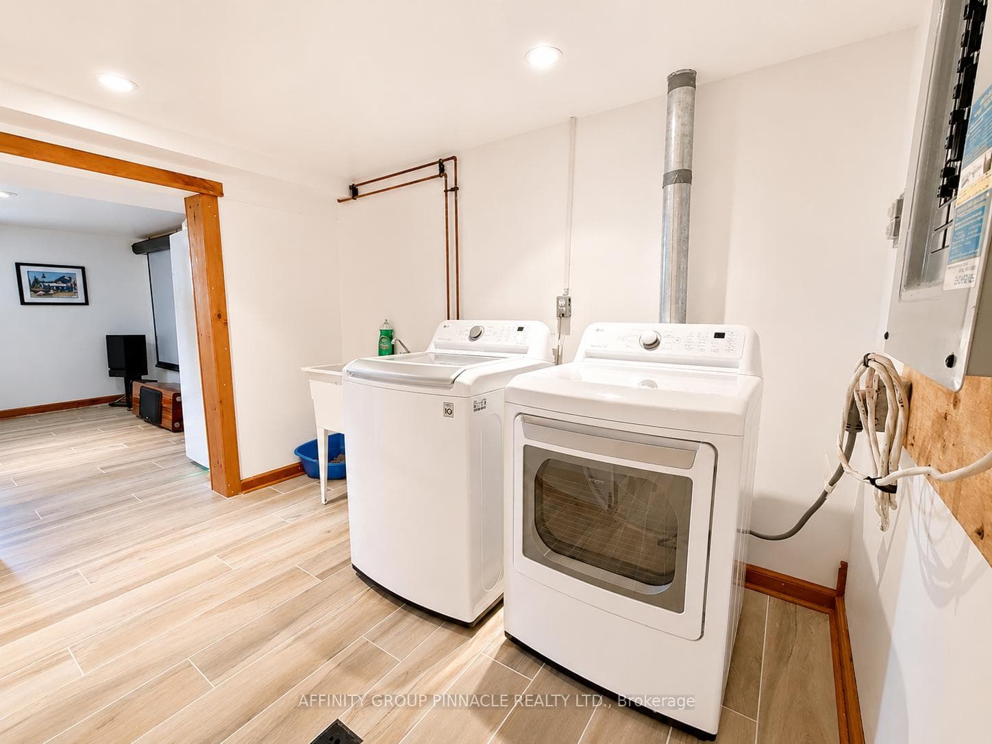 1693 Heights Road photo 33