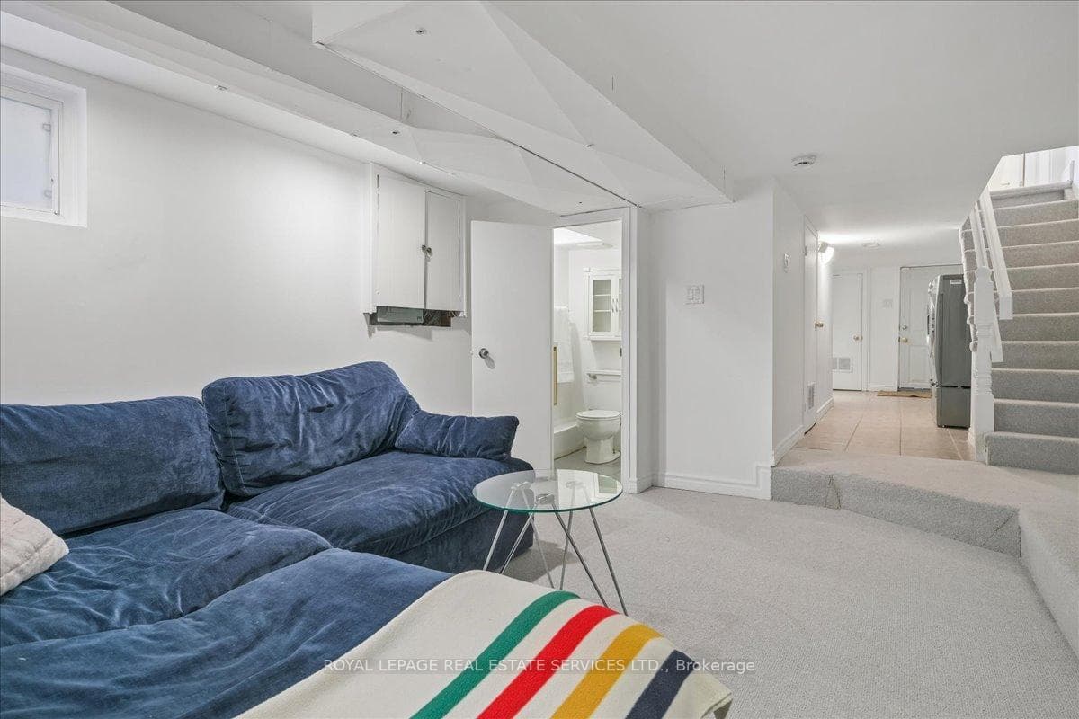 104 Oakcrest Avenue photo 31