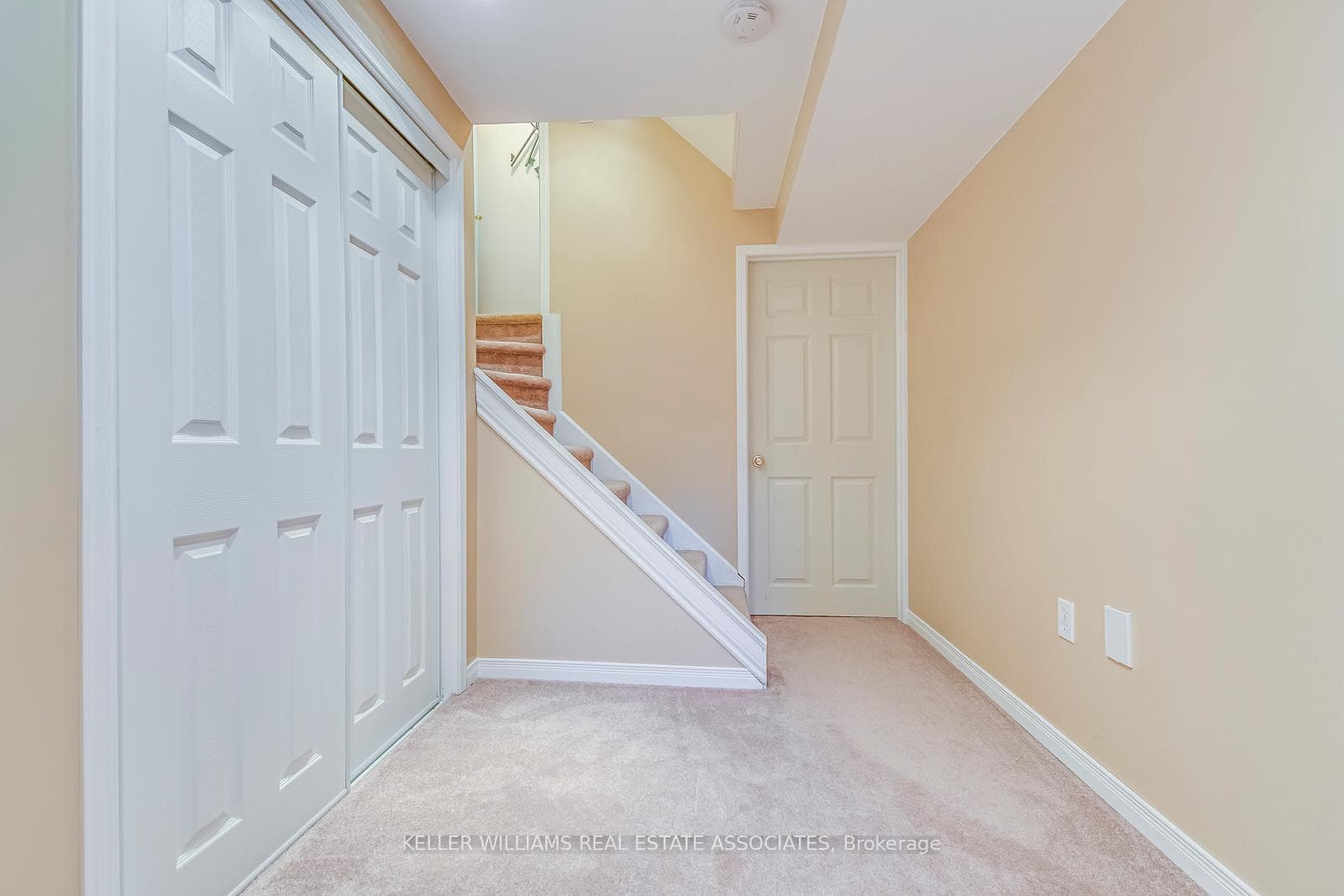 1027 Kennedy Circle photo 19