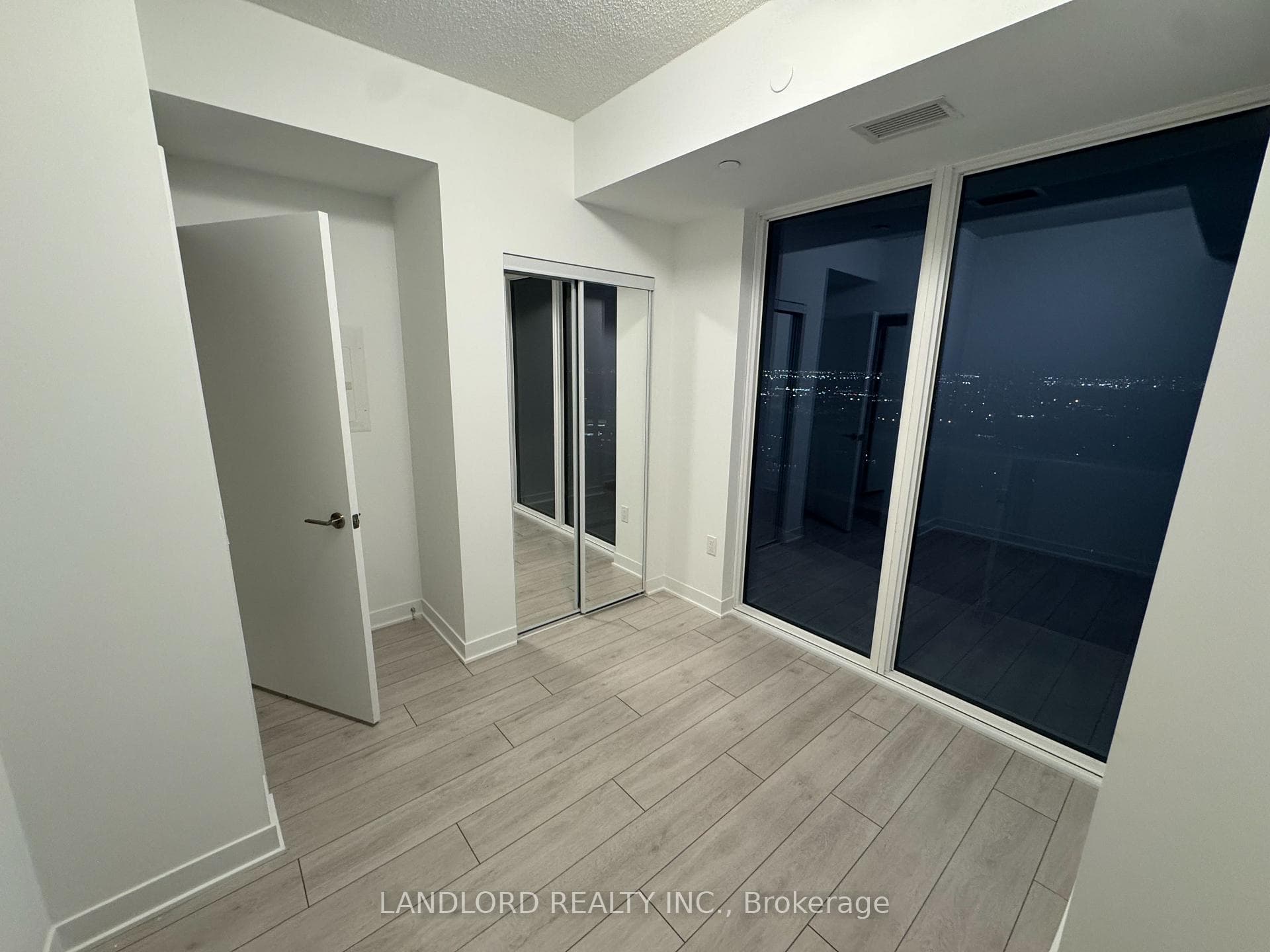 260 Malta Avenue Unit 2004 photo 11