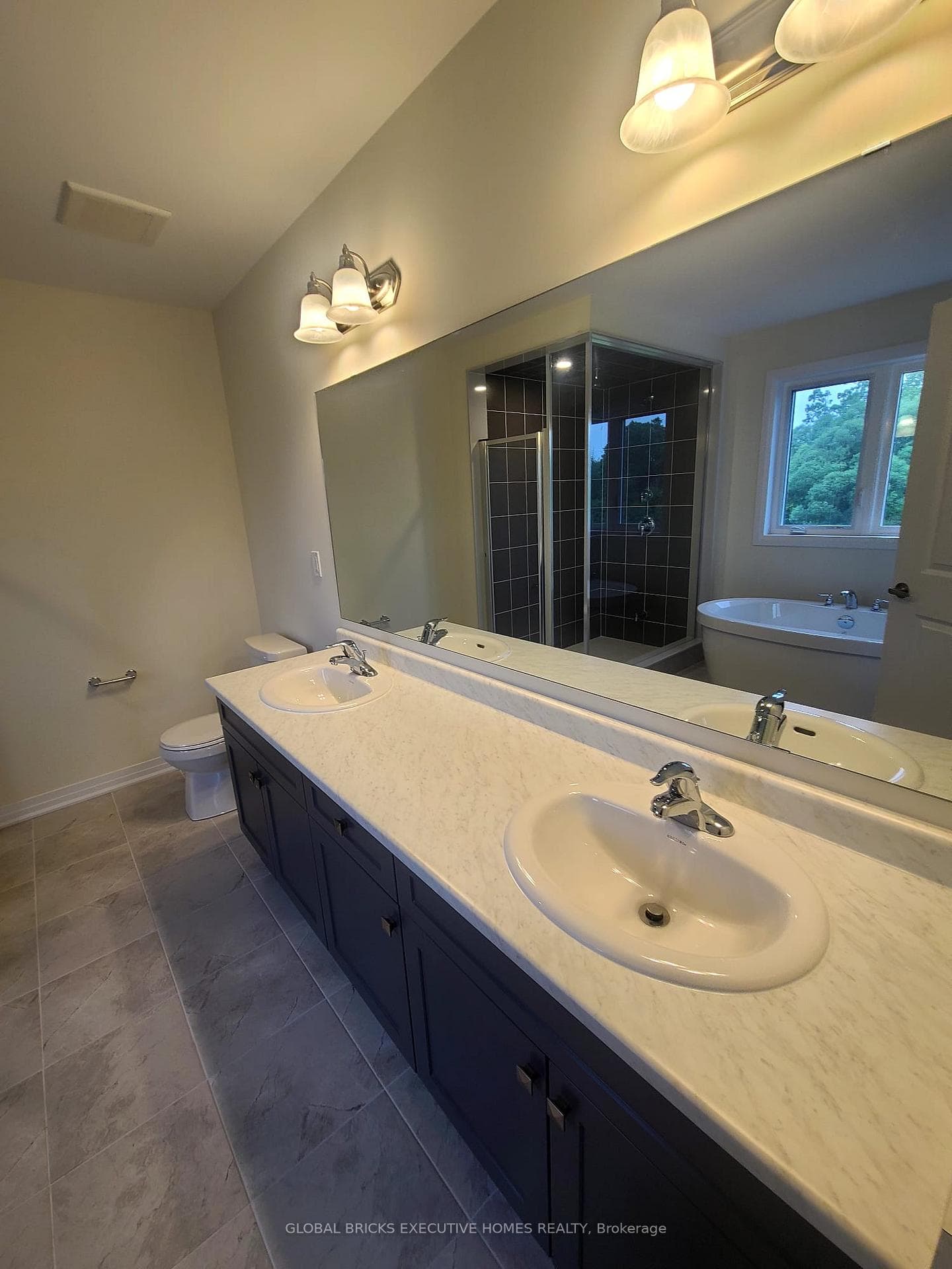 11 Poett Avenue photo 44