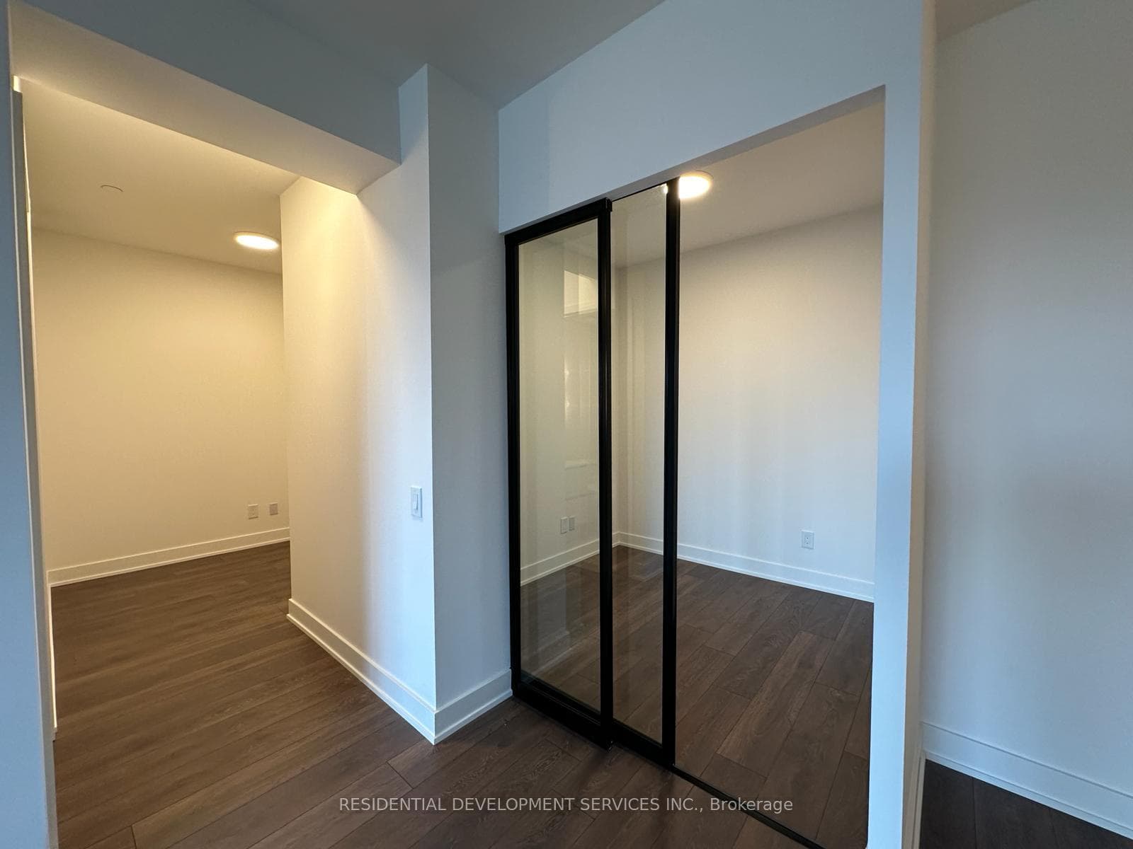 1285 Queen Street Unit 602 photo 5