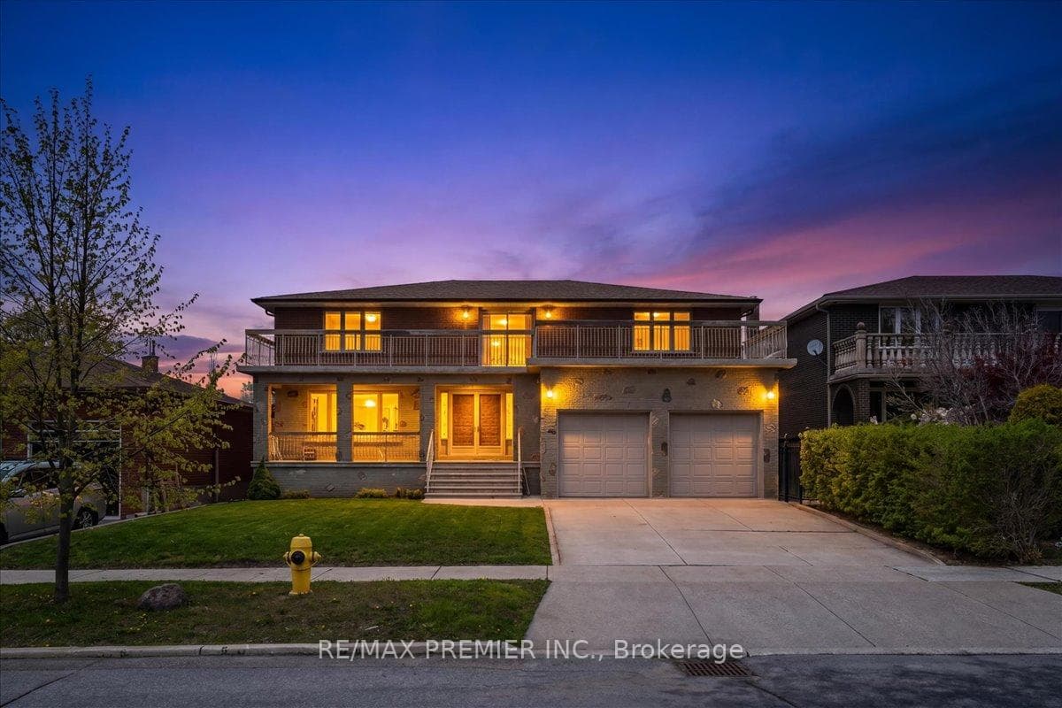 100 Hallsport Crescent photo 1