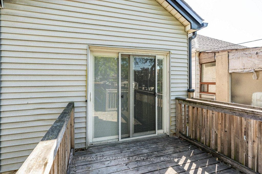 21 Mayflower Avenue photo 32