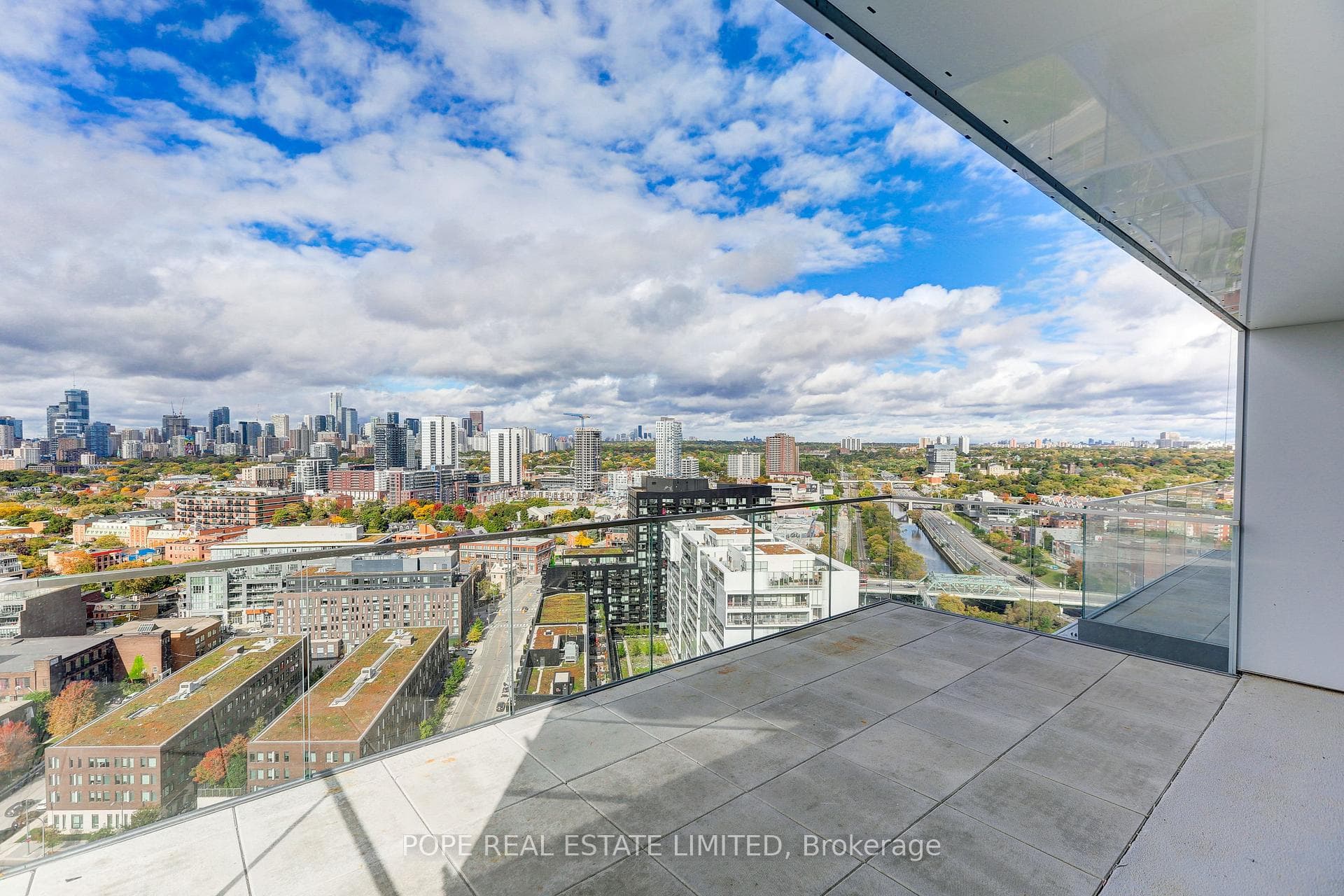 170 Bayview Avenue Unit 2202 photo 4
