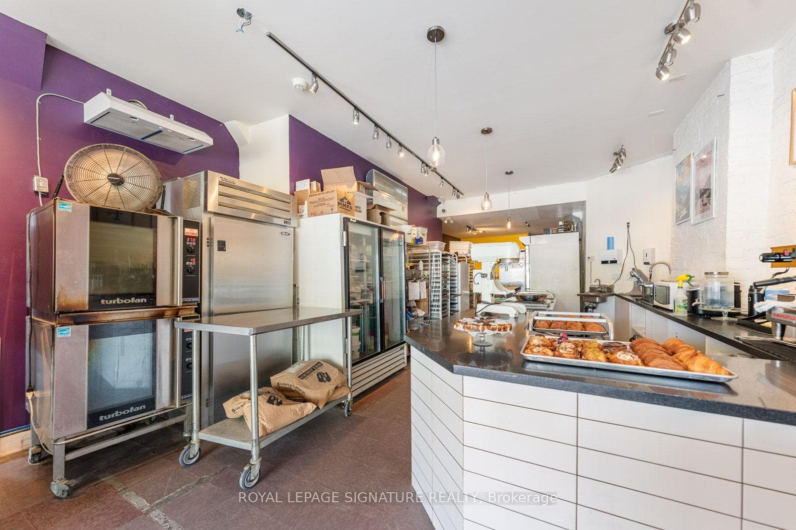 725 Dovercourt Road photo 11